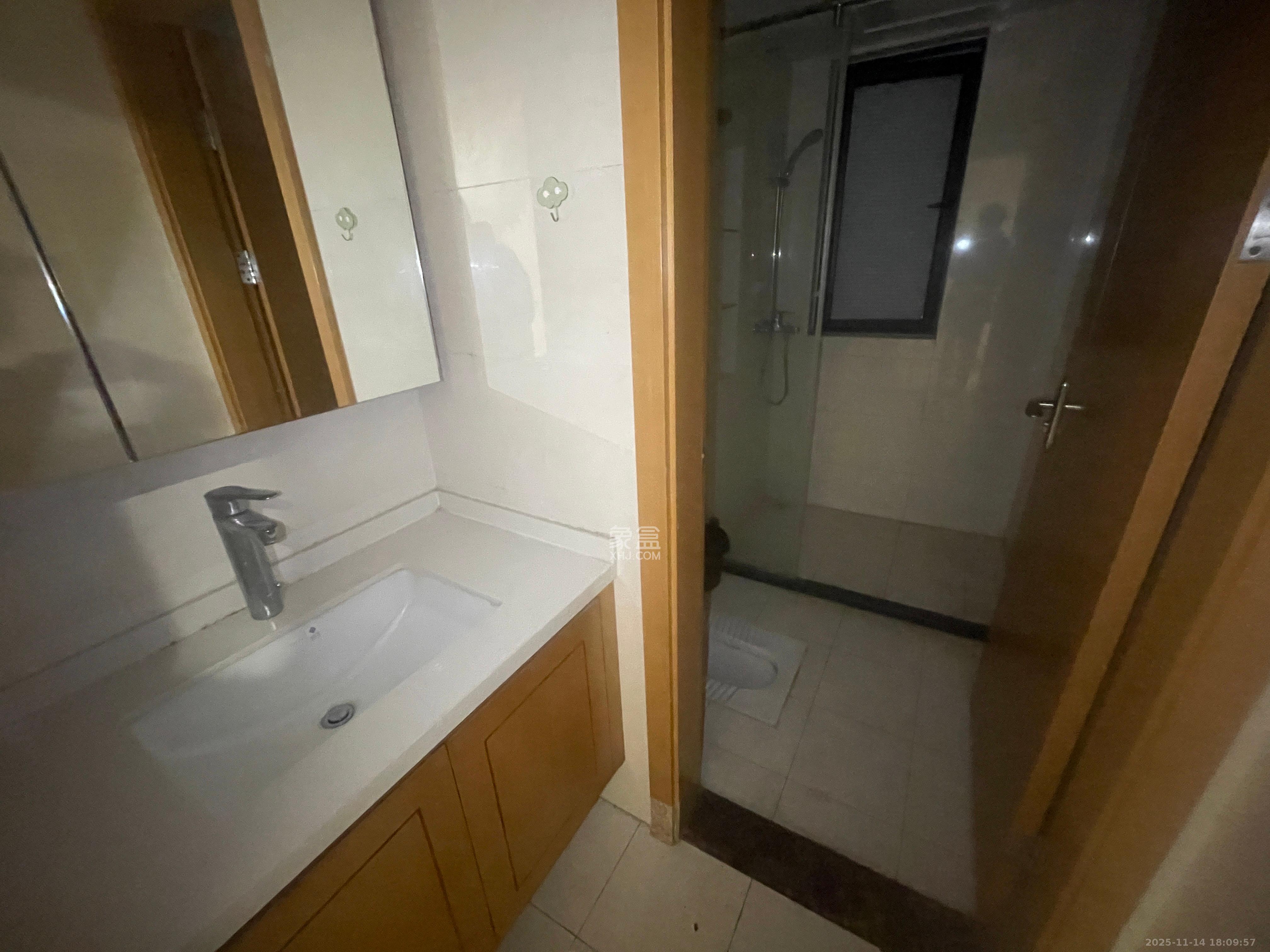 中建嘉和城凤凰台（中建瑞兴家园）  3室2厅2卫    2500.0元/月室内图