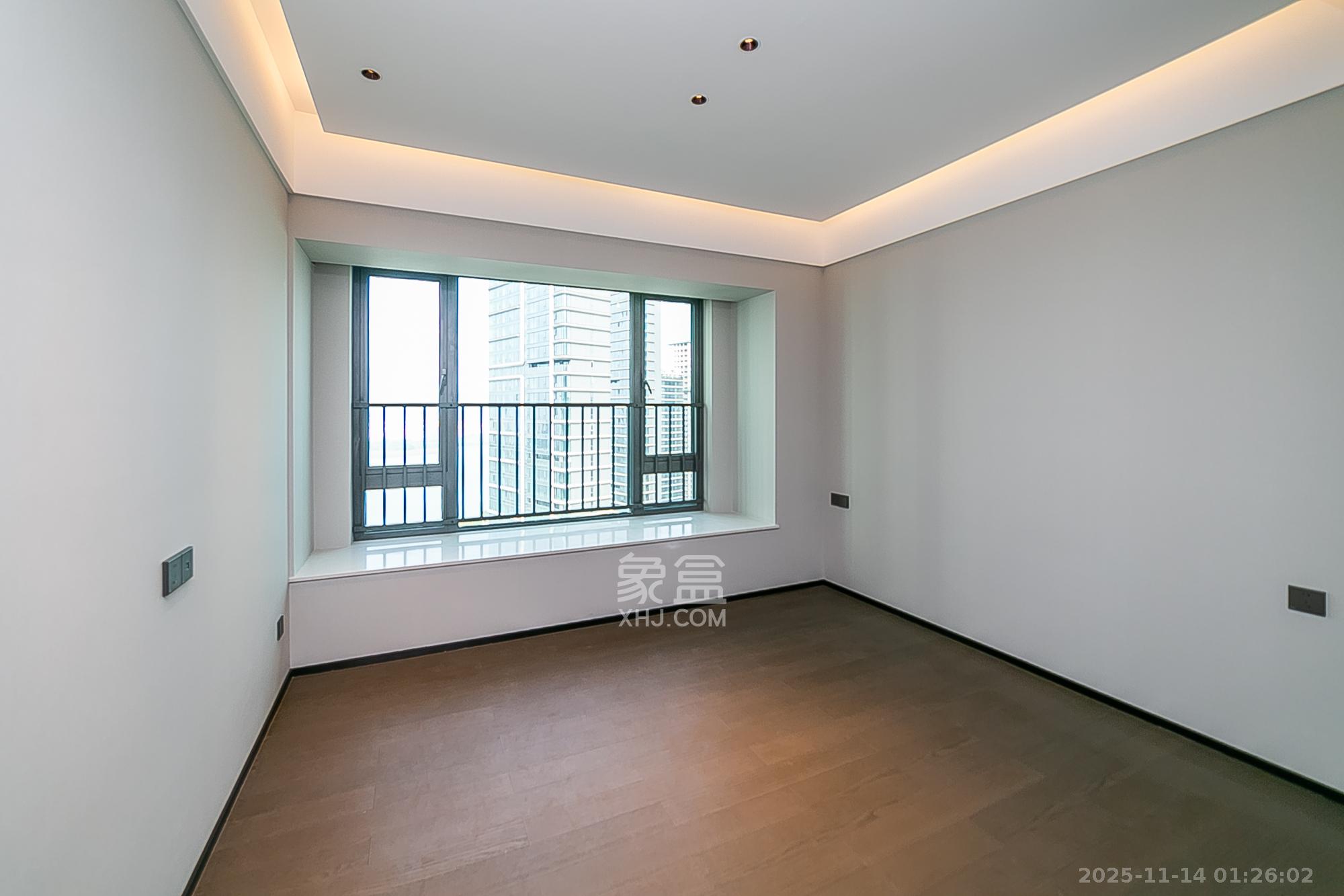 中海阅湘台  4室2厅3卫    480.0万卧室