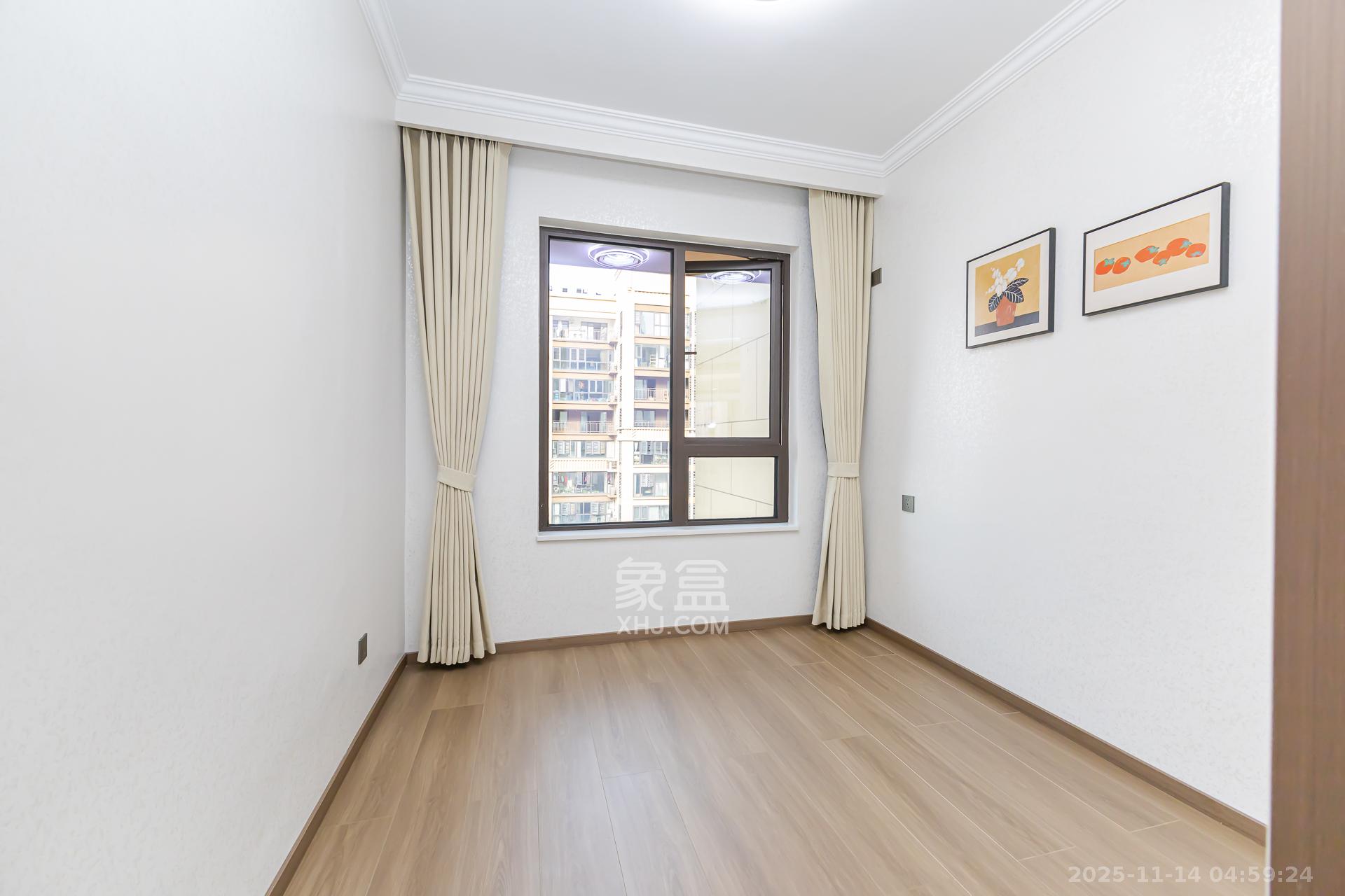 龙湖璟宸原著(龙湖紫宸) 4室2厅2卫 109.8万 龙湖璟宸原著(龙湖紫宸) 4室2厅2卫 109.8万卧室