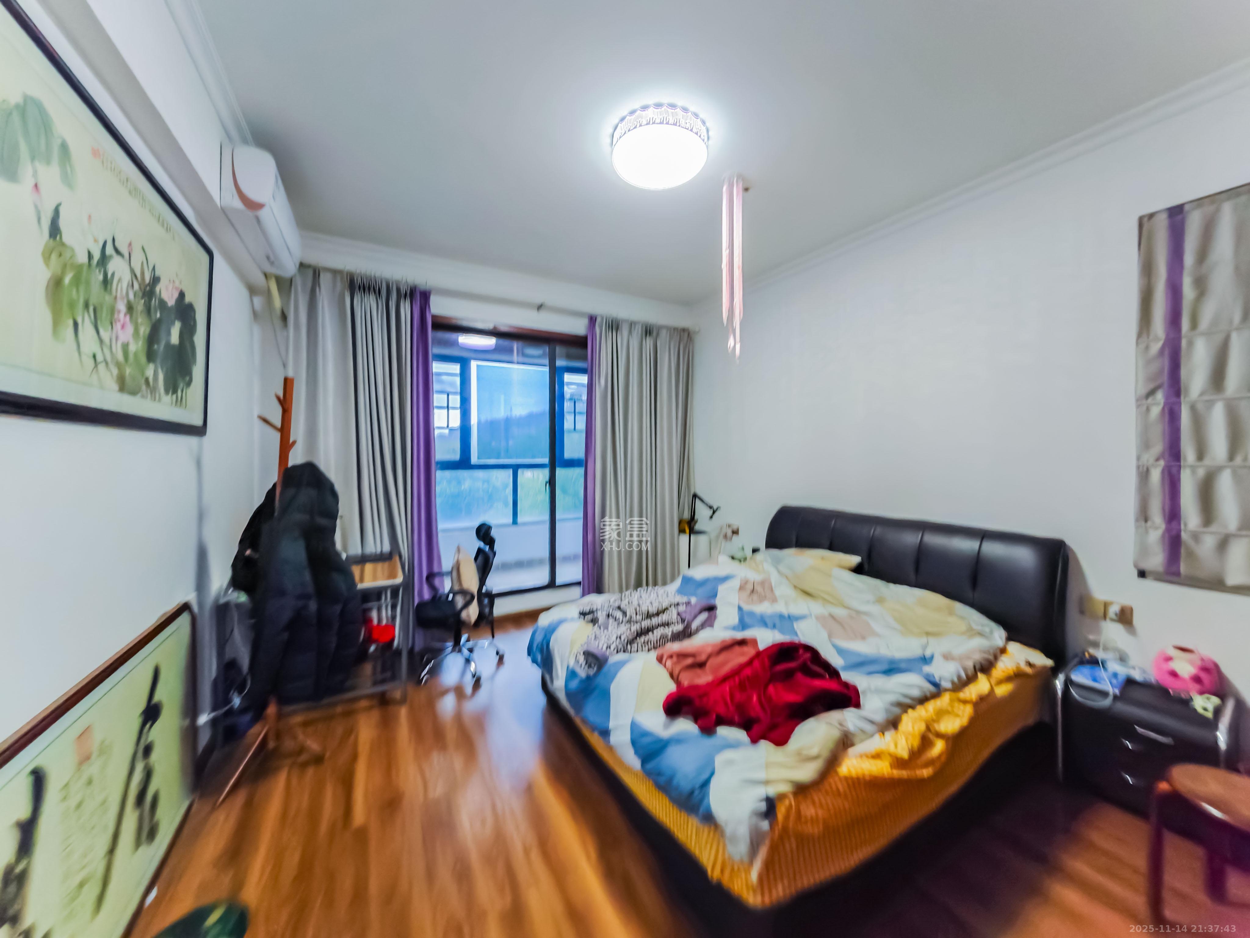 绿地之窗 4室2厅2卫 166.0万 绿地之窗 4室2厅2卫 166.0万卧室