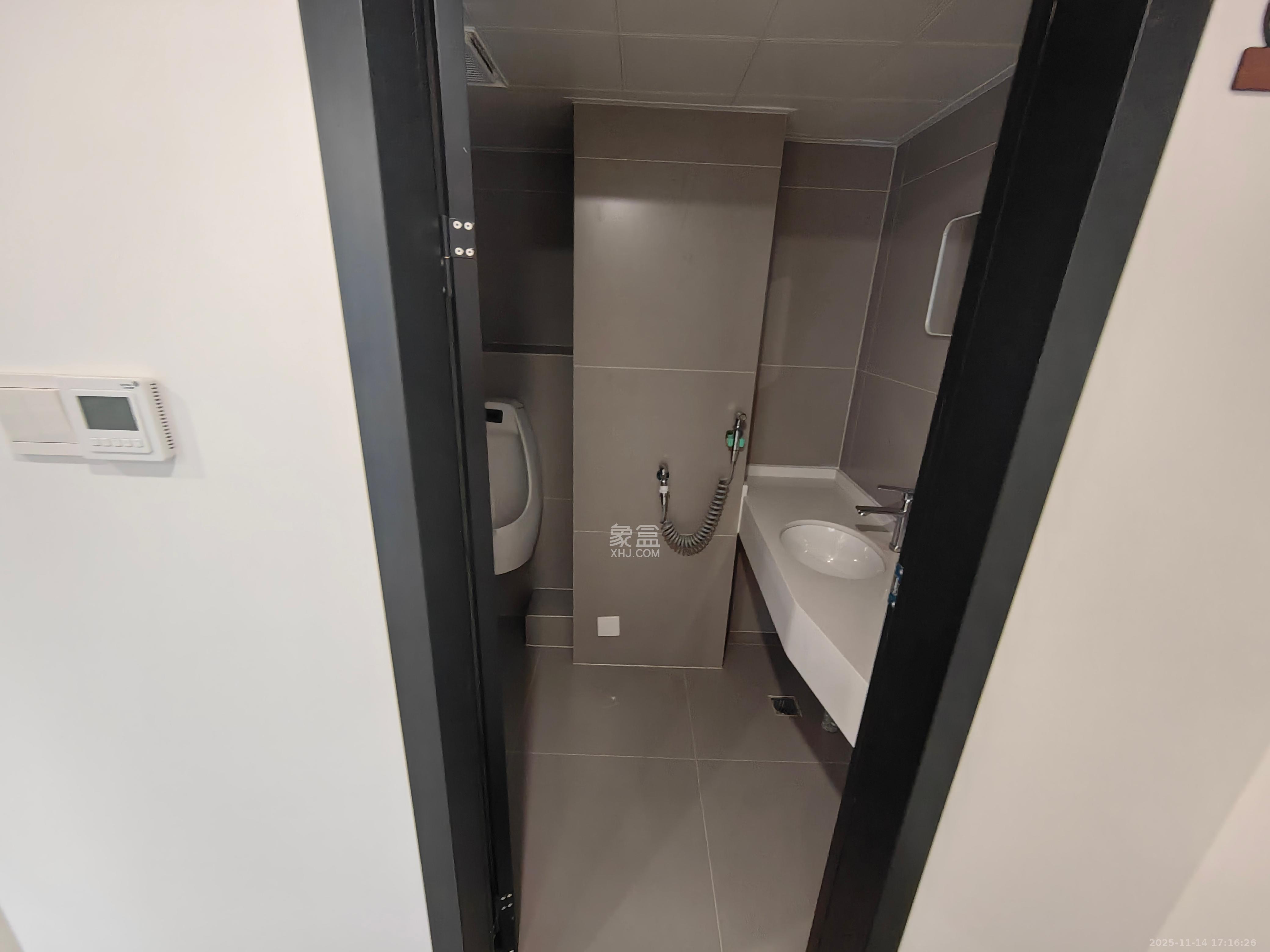 正荣梅溪紫阙台 3室2厅2卫 5800.0元/月 正荣梅溪紫阙台 3室2厅2卫 5800.0元/月室内图