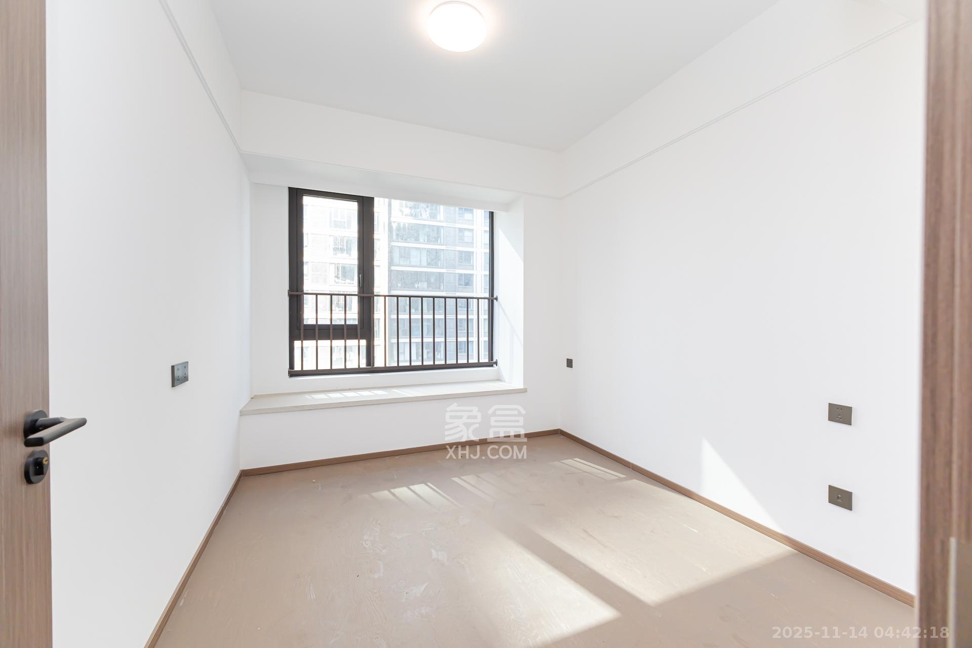 时代建发和著  4室2厅1卫    330.0万卧室