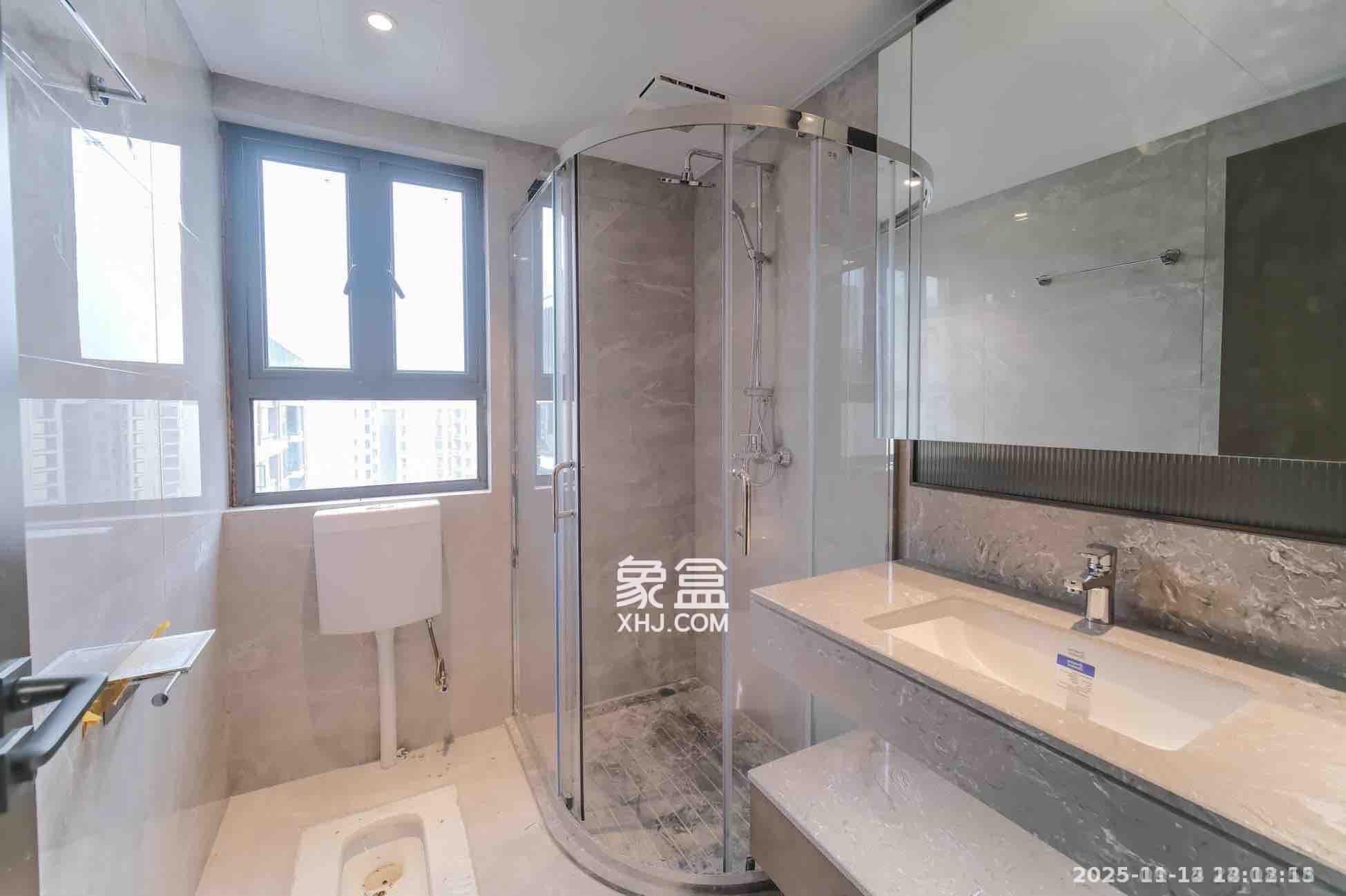 荣盛城 3室2厅2卫 1800.0元/月 荣盛城 3室2厅2卫 1800.0元/月室内图