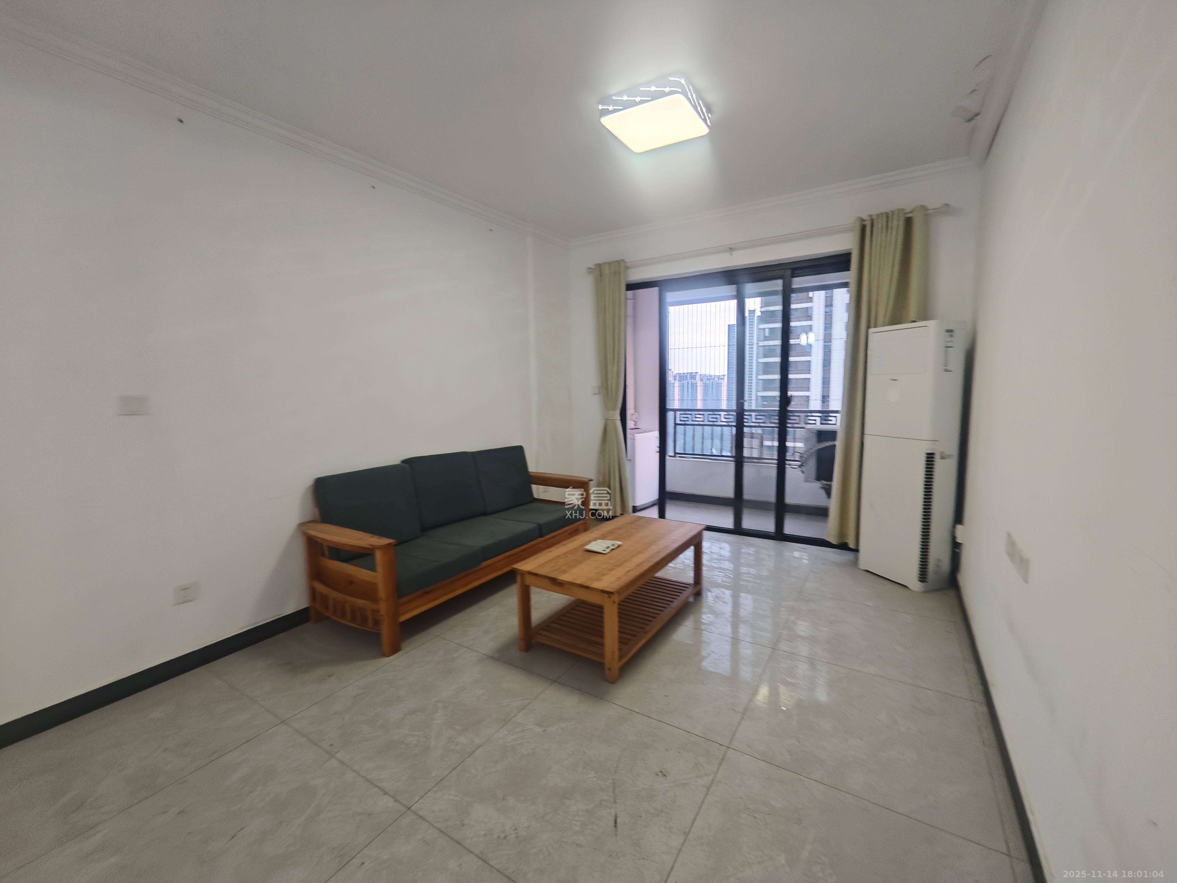 建发央著 3室2厅2卫 3380.0元/月 建发央著 3室2厅2卫 3380.0元/月室内图