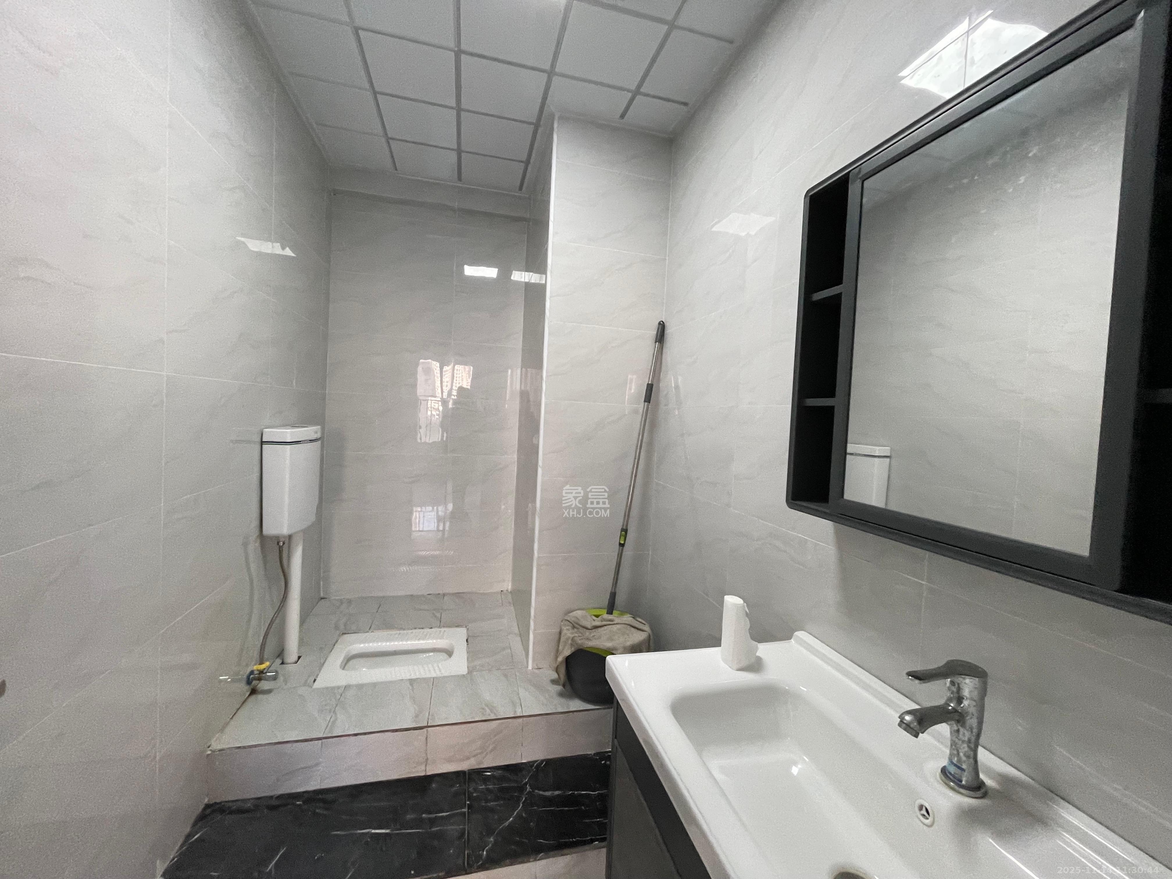 芙蓉万国城MOMA（卓越汇富苑）  1室0厅0卫    1800.0元/月室内图