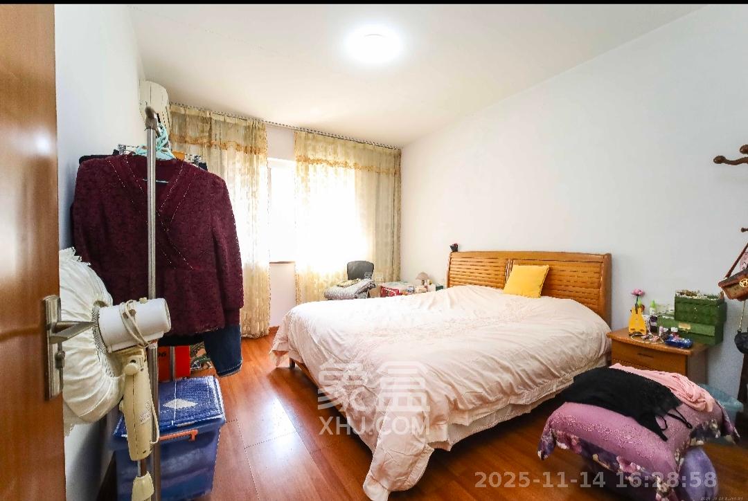 新桥小区  2室2厅1卫    2000.0元/月室内图