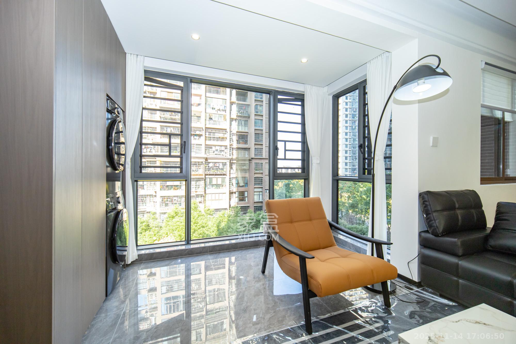 湖湾世景  5室2厅2卫    96.8万阳台