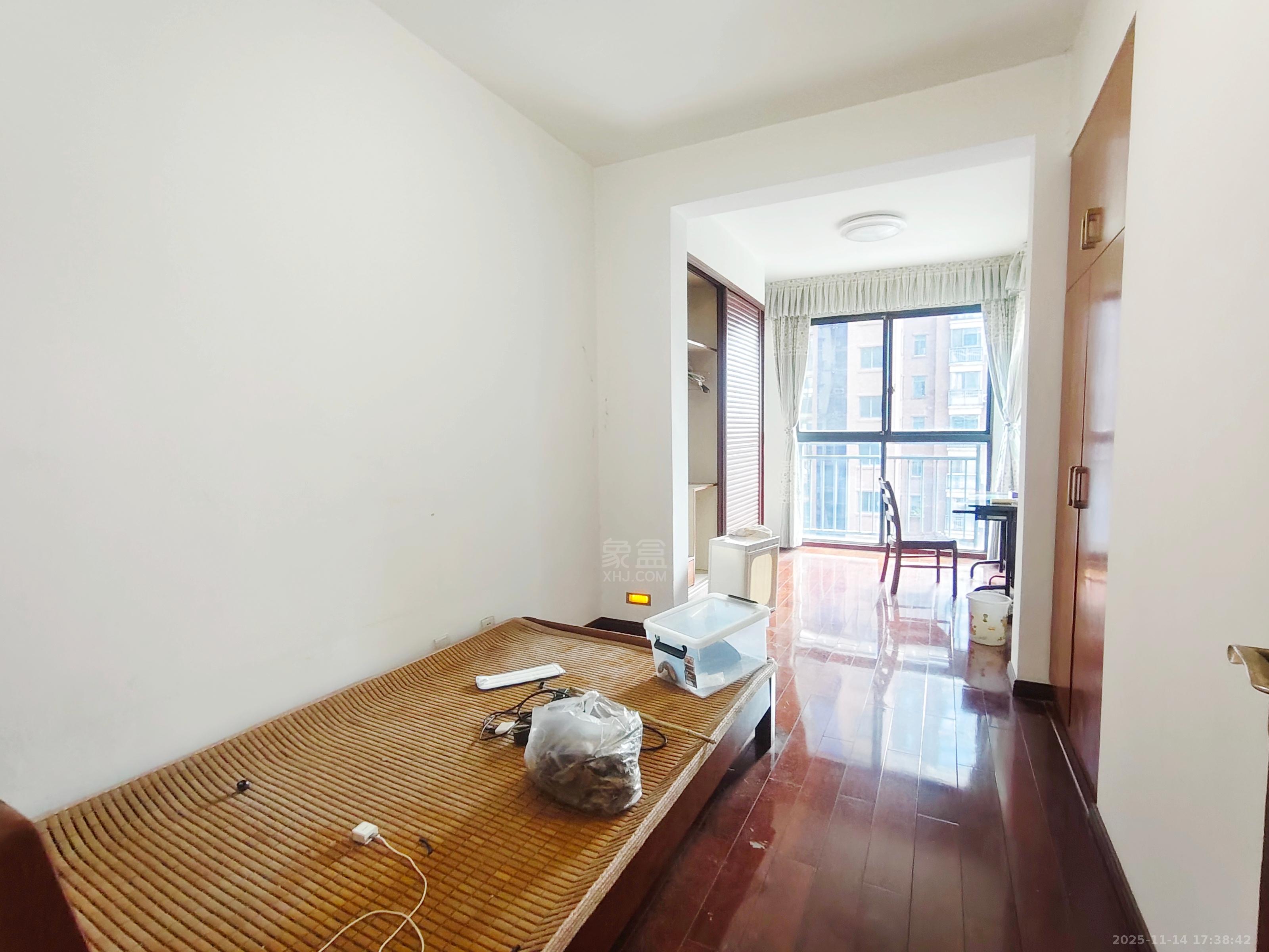 中央皇庭 3室2厅2卫 1800.0元/月 中央皇庭 3室2厅2卫 1800.0元/月室内图