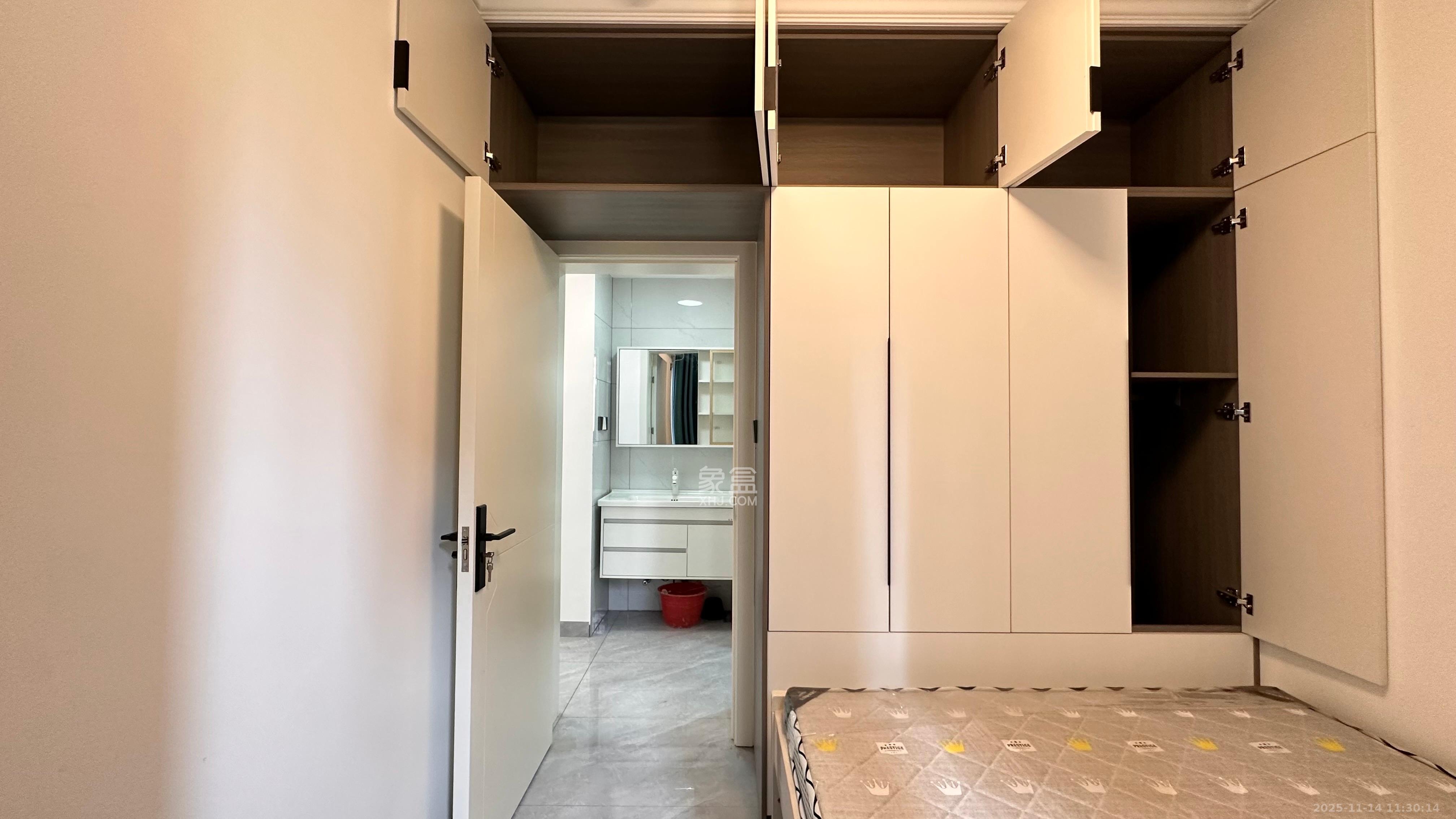 明发阅江悦府  3室2厅1卫    2300.0元/月室内图