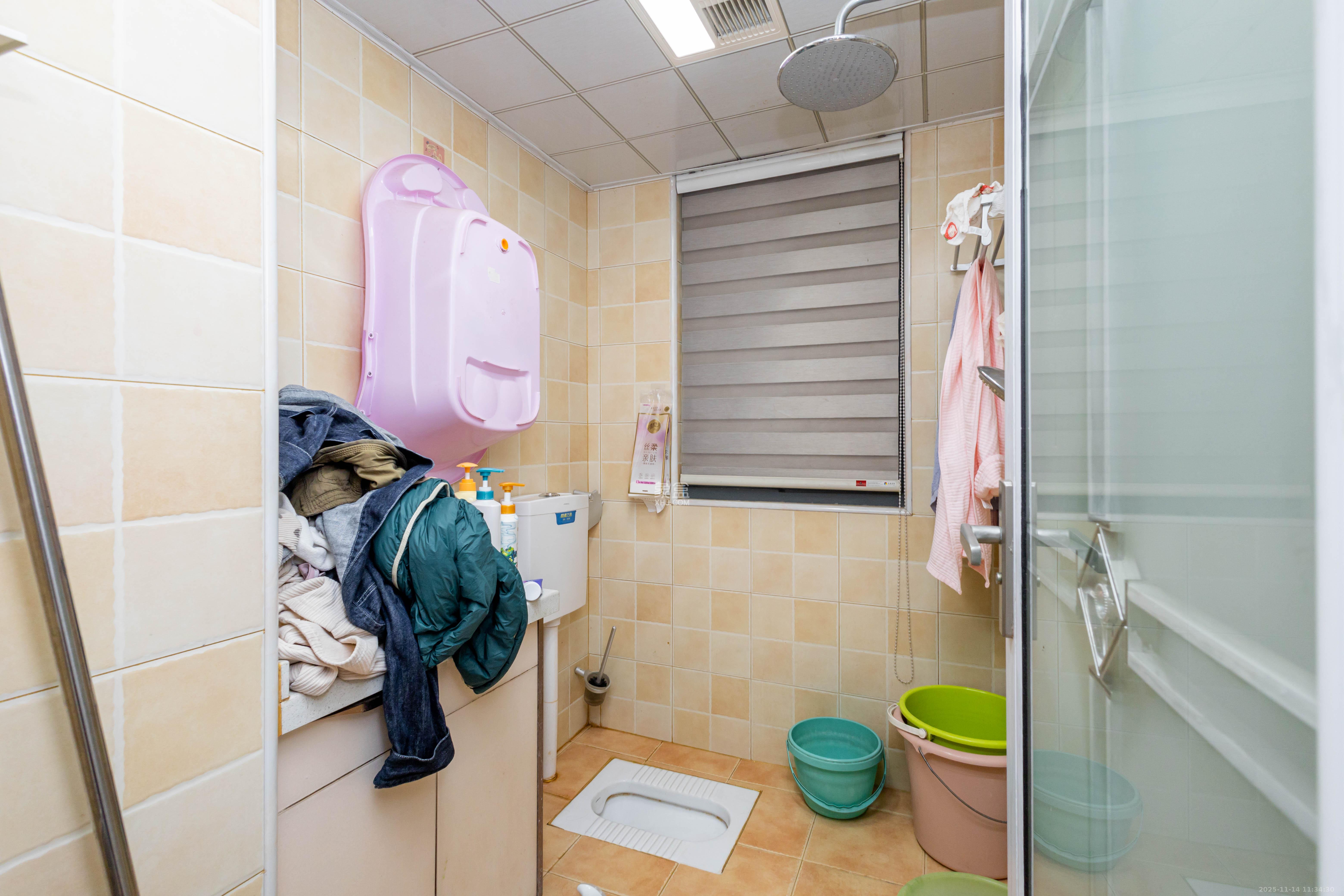 海德公园 4室2厅1卫 89.8万 海德公园 4室2厅1卫 89.8万卫生间