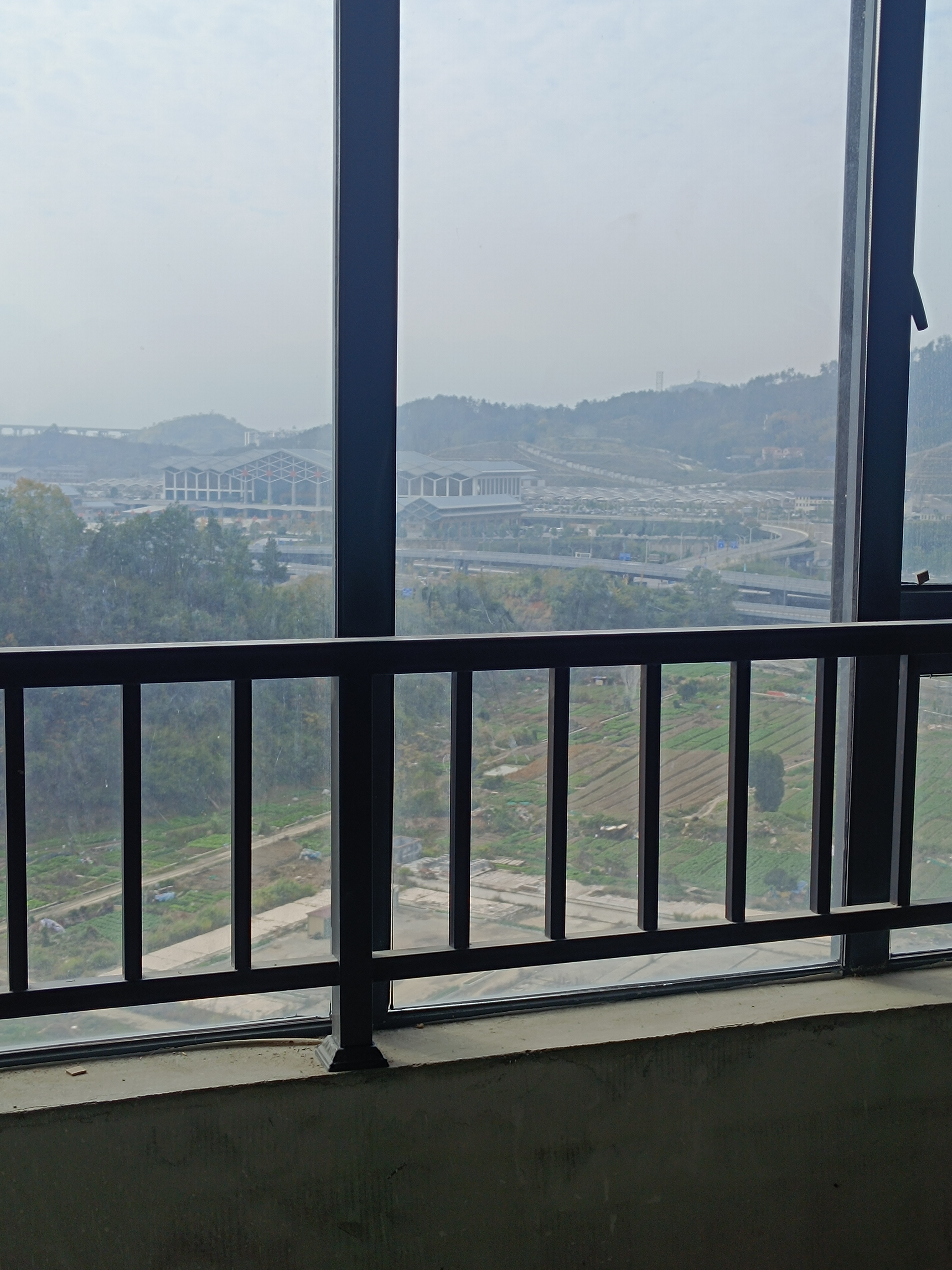 中建凤栖台 3室2厅1卫 39.8万 中建凤栖台 3室2厅1卫 39.8万客厅