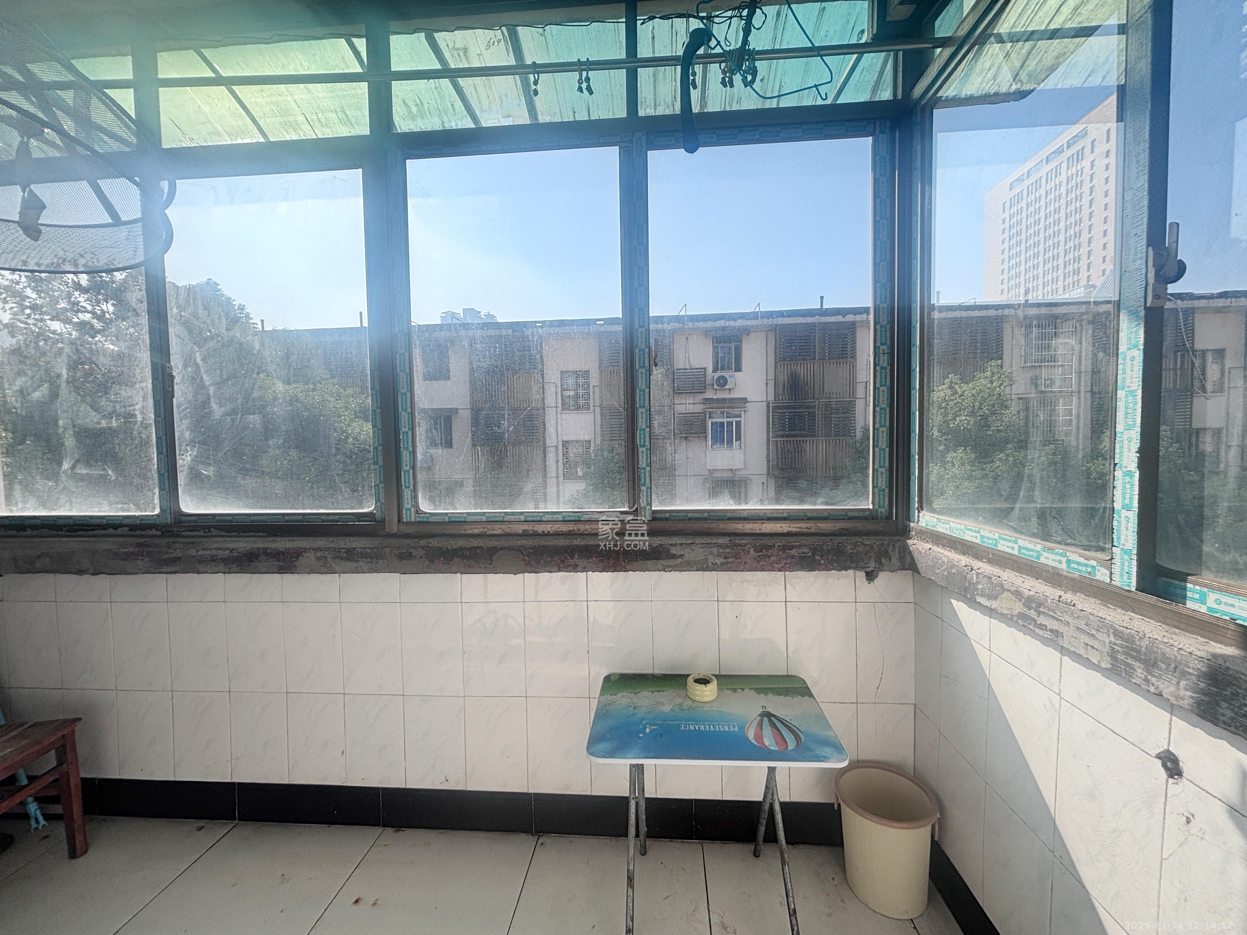 红旗区四片  2室1厅1卫    1200.0元/月室内图