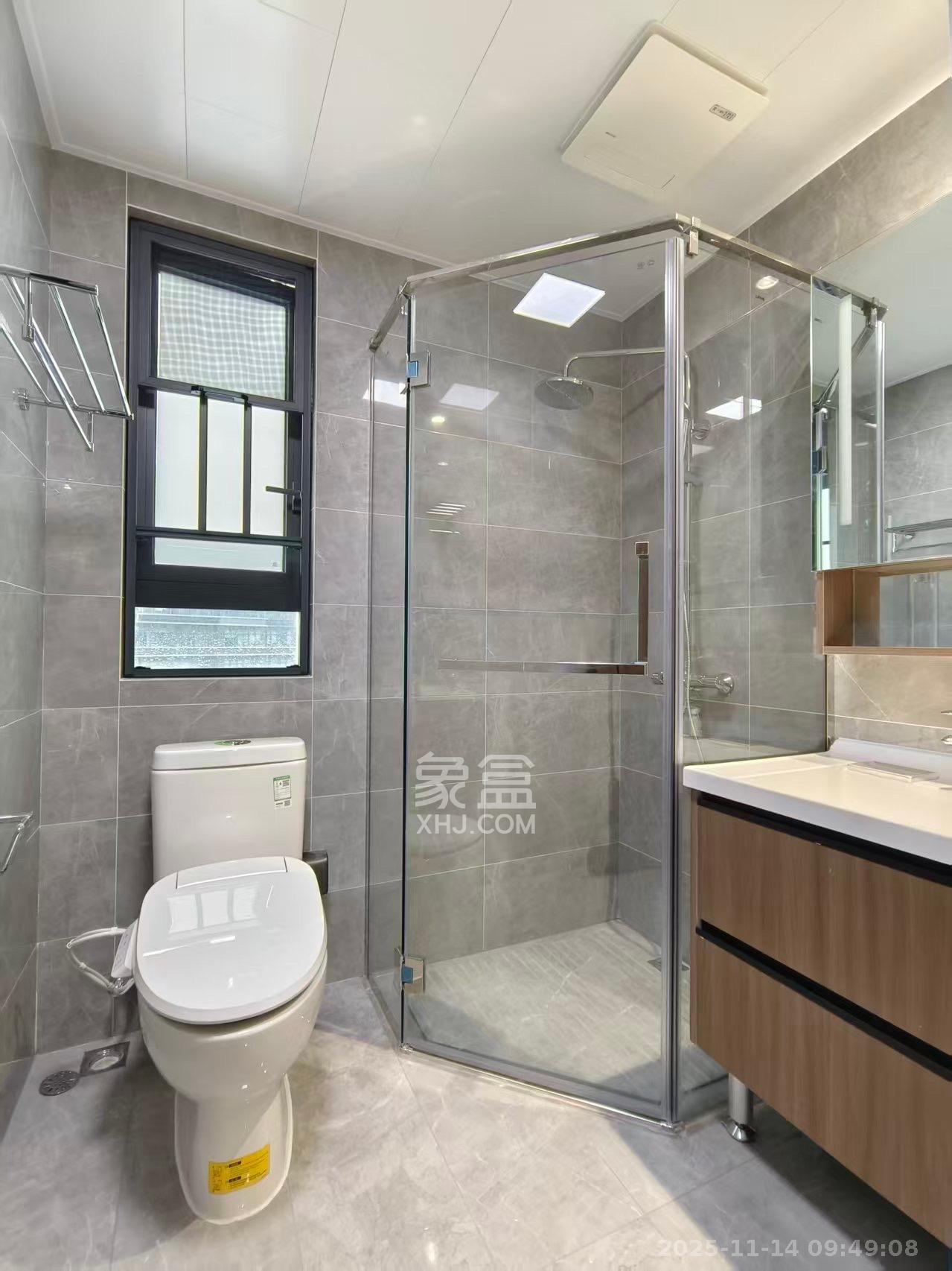 卓越中寰 3室3厅2卫 4700.0元/月 卓越中寰 3室3厅2卫 4700.0元/月室内图