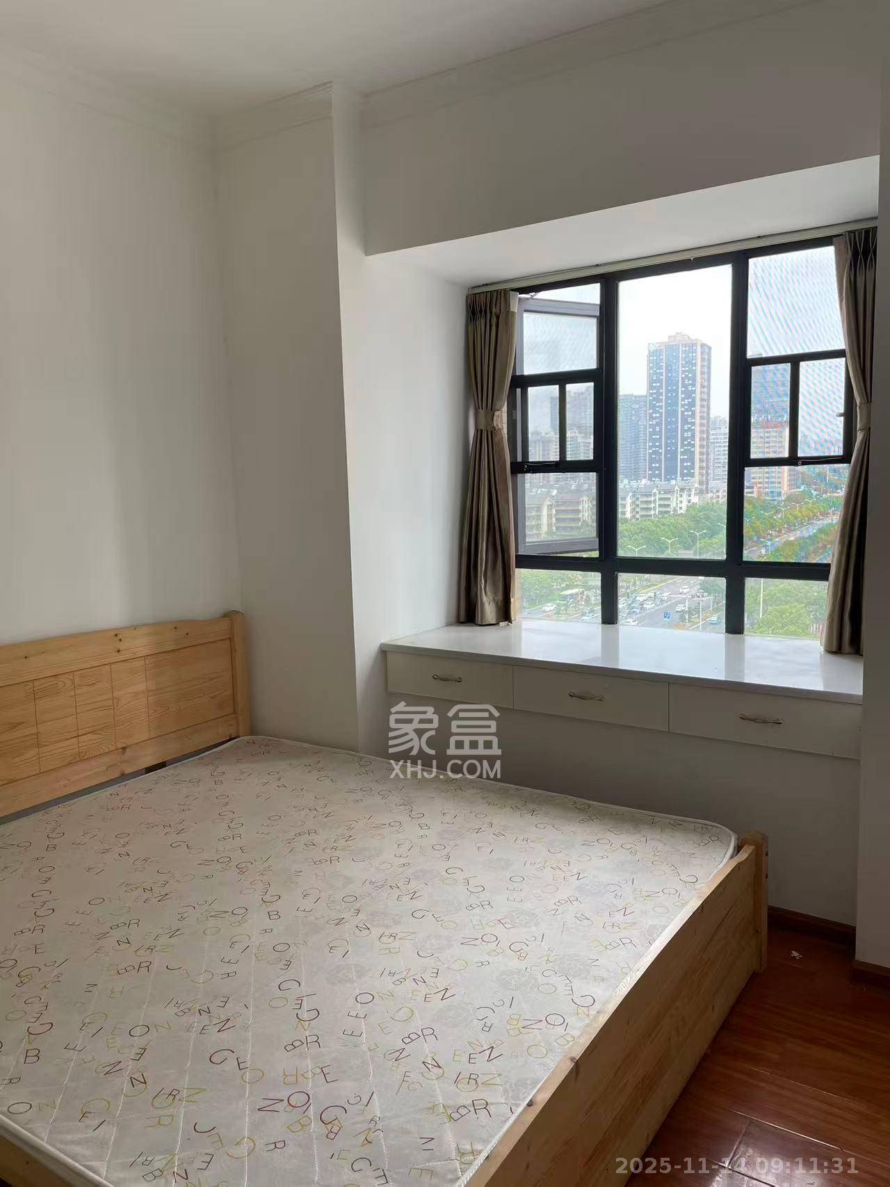 西子湖畔沃府  3室2厅1卫    2400.0元/月室内图