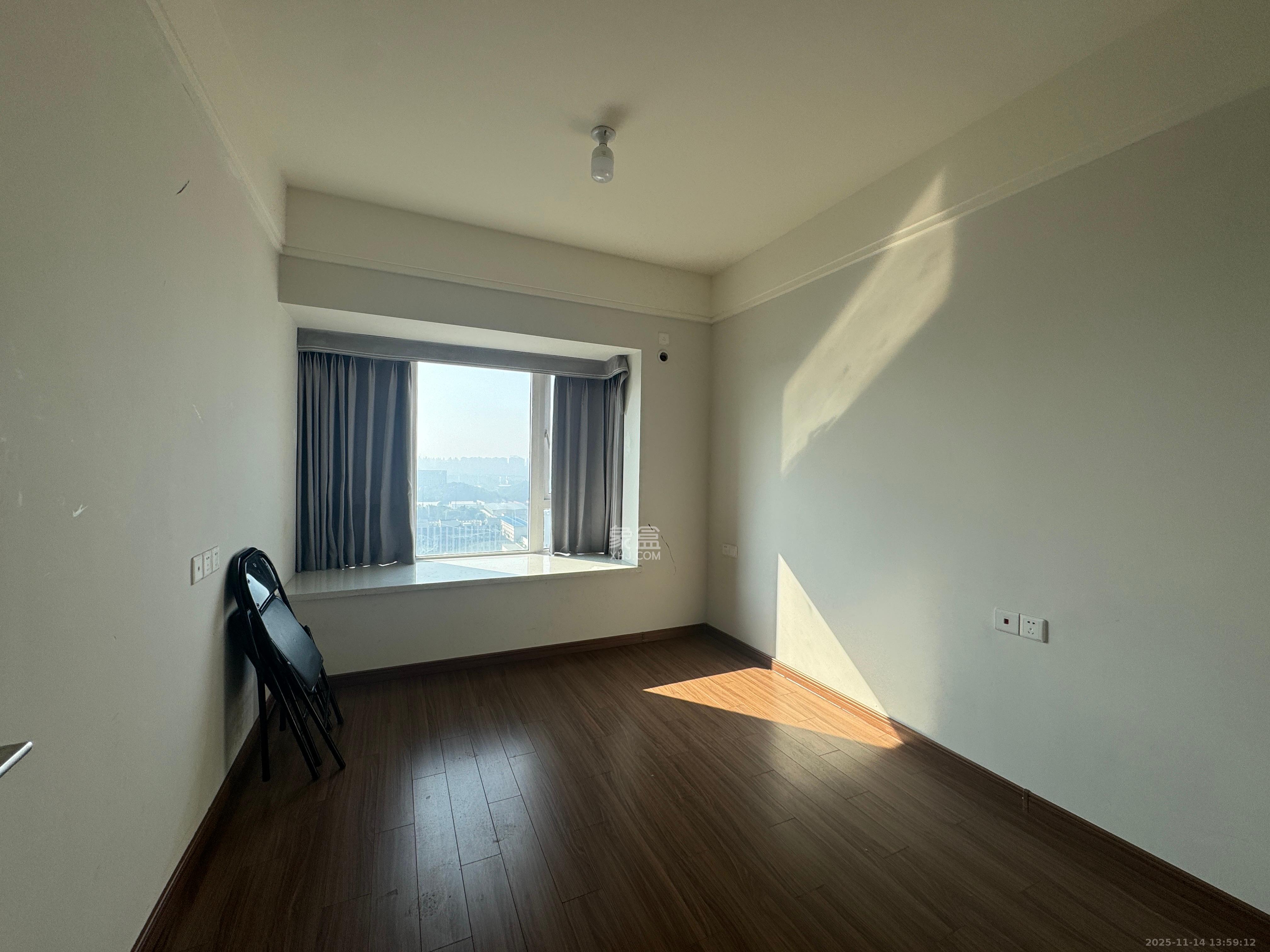 保利香槟国际 3室2厅2卫 2000.0元/月 保利香槟国际 3室2厅2卫 2000.0元/月室内图