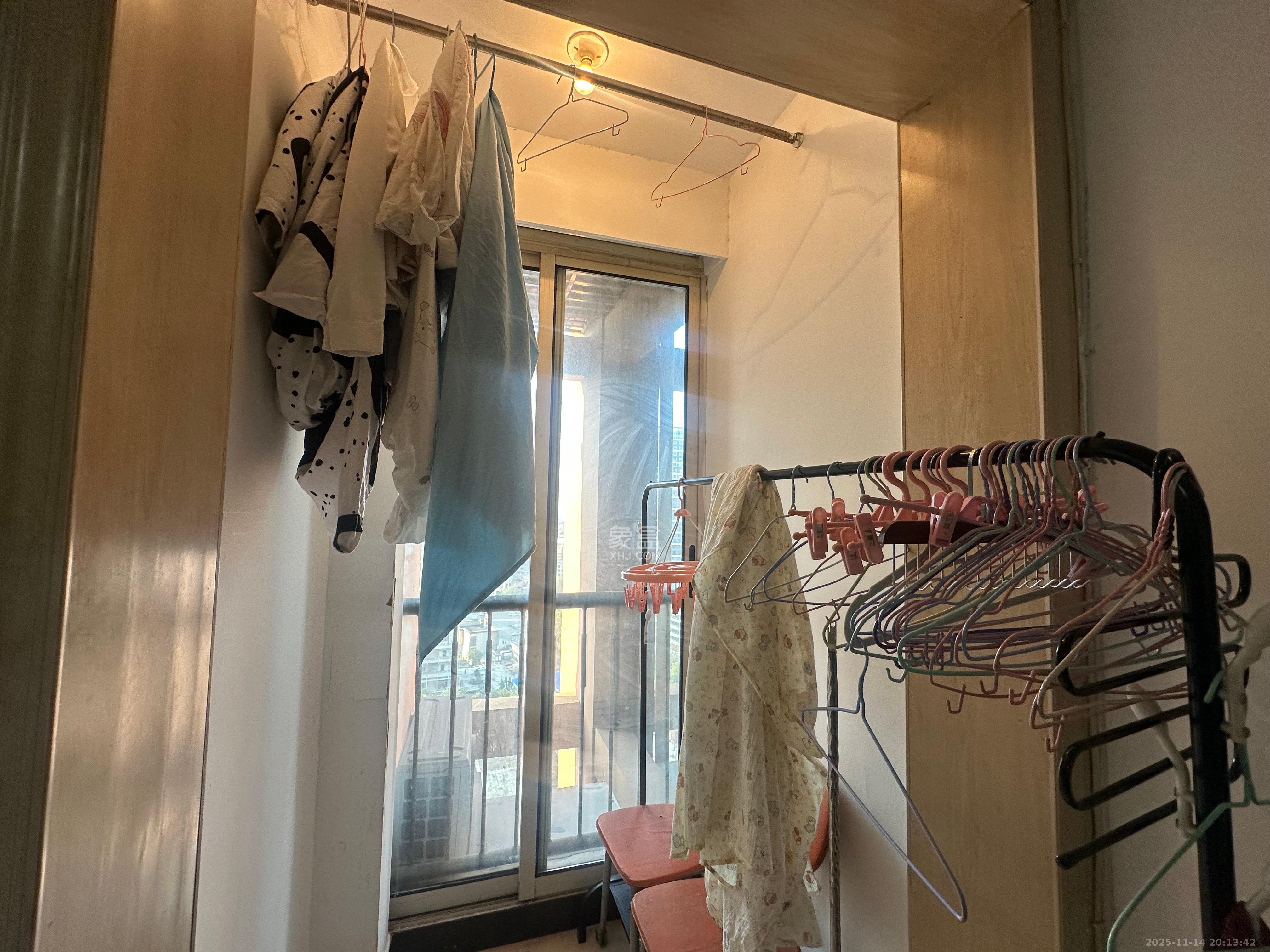 红旗区三片  1室1厅1卫    1800.0元/月室内图