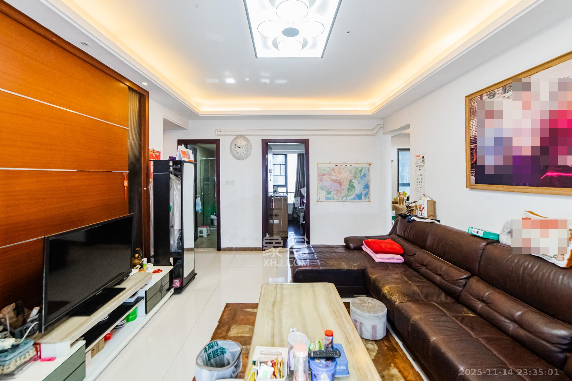 珠江花城四期花盛 3室2厅2卫 115.0万 珠江花城四期花盛 3室2厅2卫 115.0万客厅