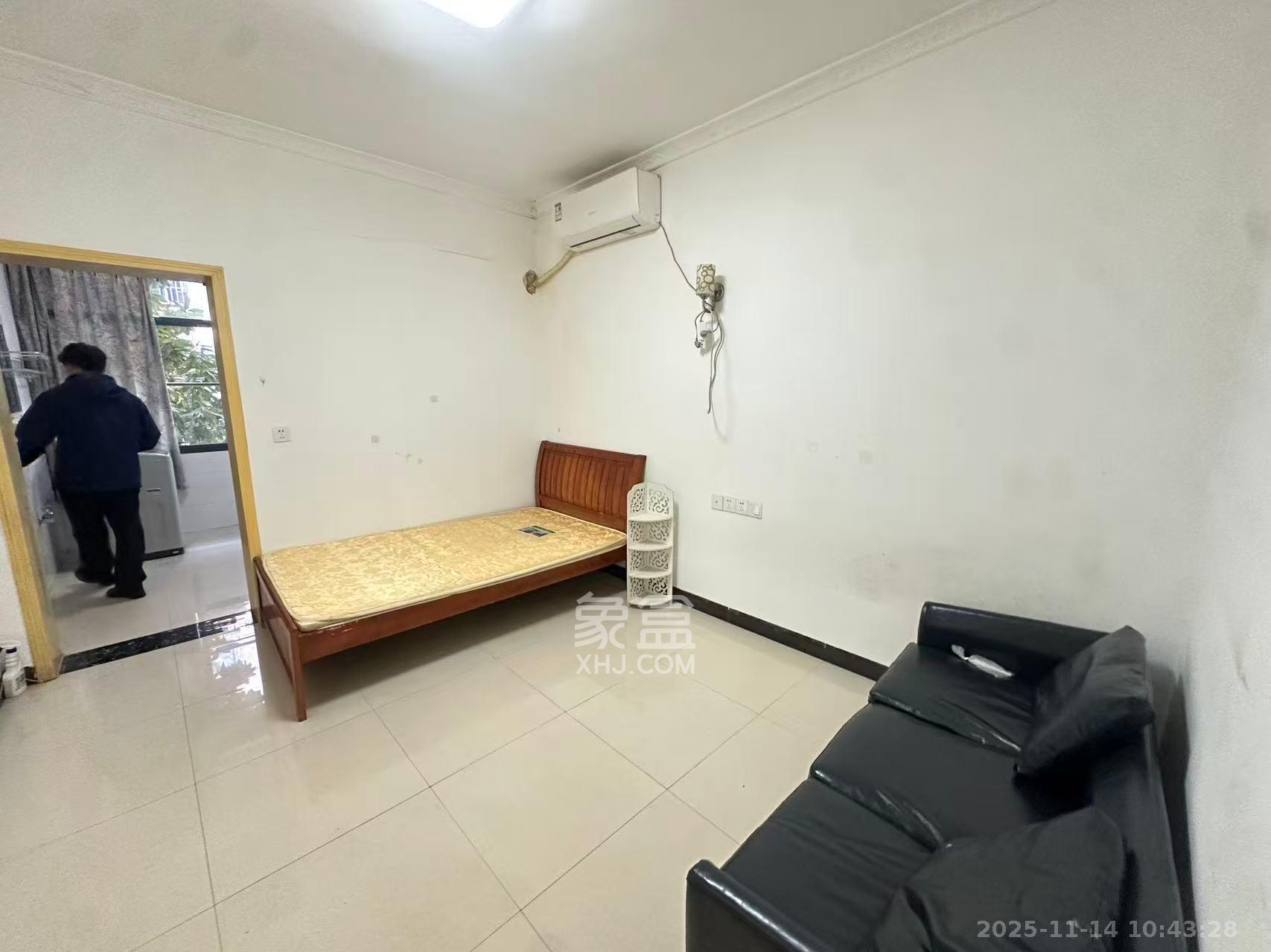 仰天湖4村 2室2厅1卫 1900.0元/月 仰天湖4村 2室2厅1卫 1900.0元/月室内图