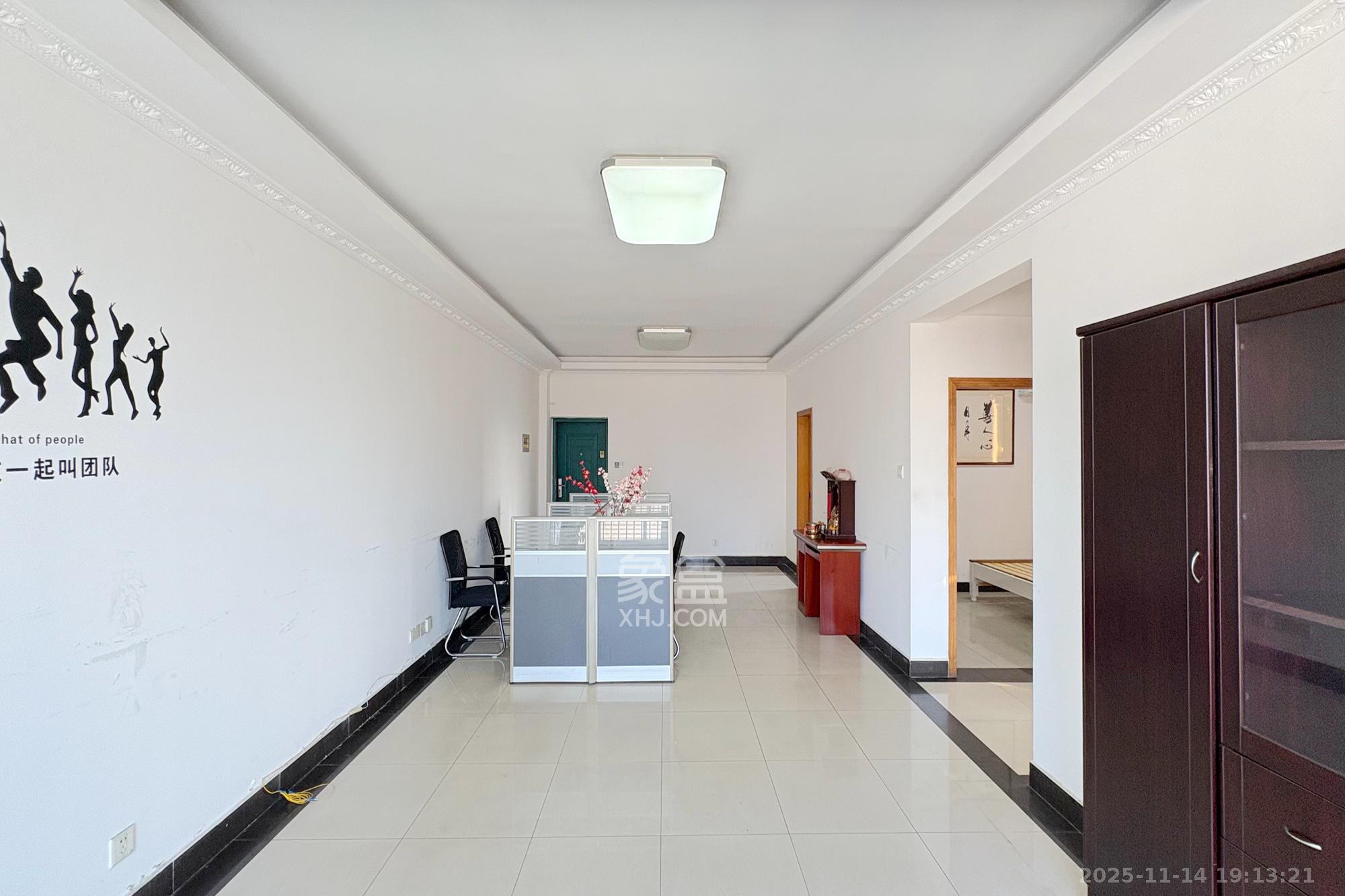 湘诚时速风标 2室2厅1卫 49.8万 湘诚时速风标 2室2厅1卫 49.8万客厅