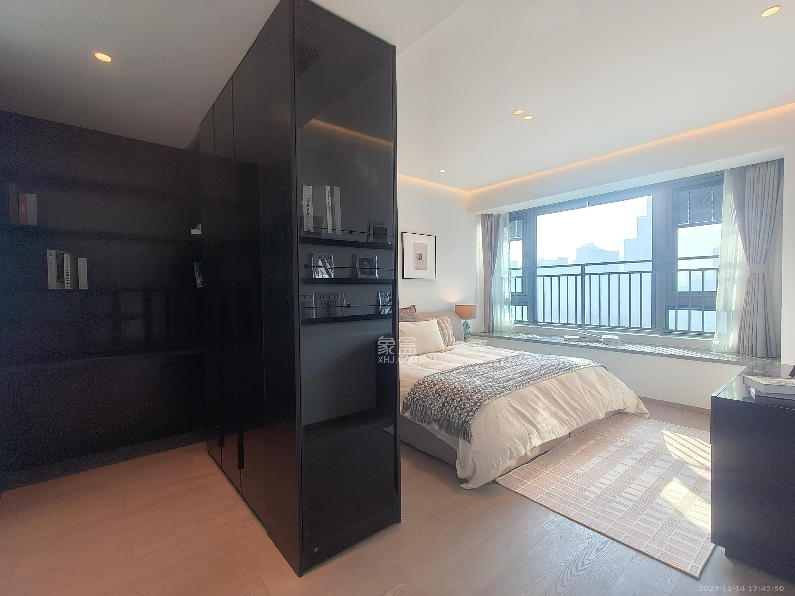 招商蛇口滨江境  4室2厅2卫    13200.0元/月室内图