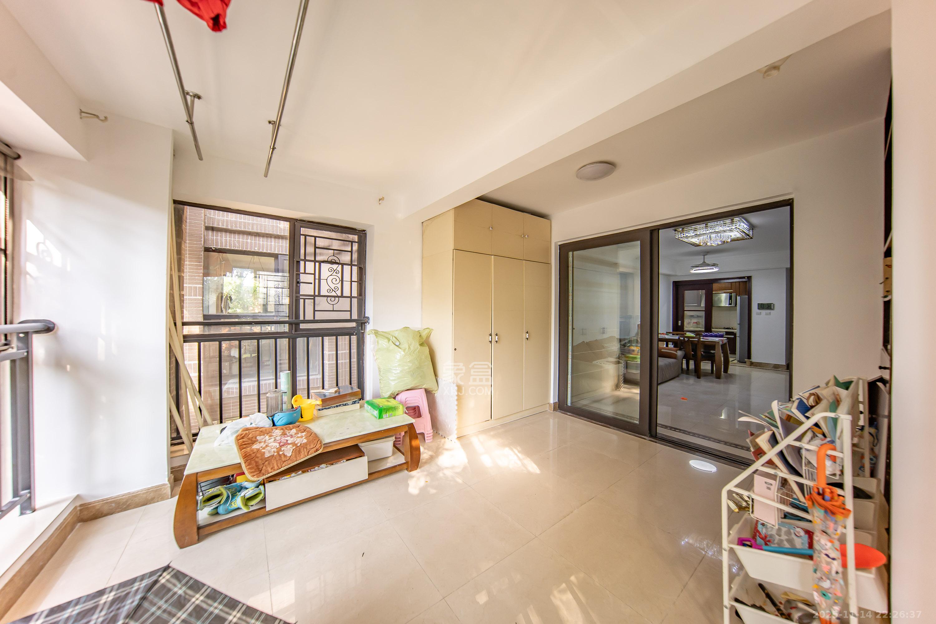 中海国际一期  2室2厅1卫    55.0万阳台