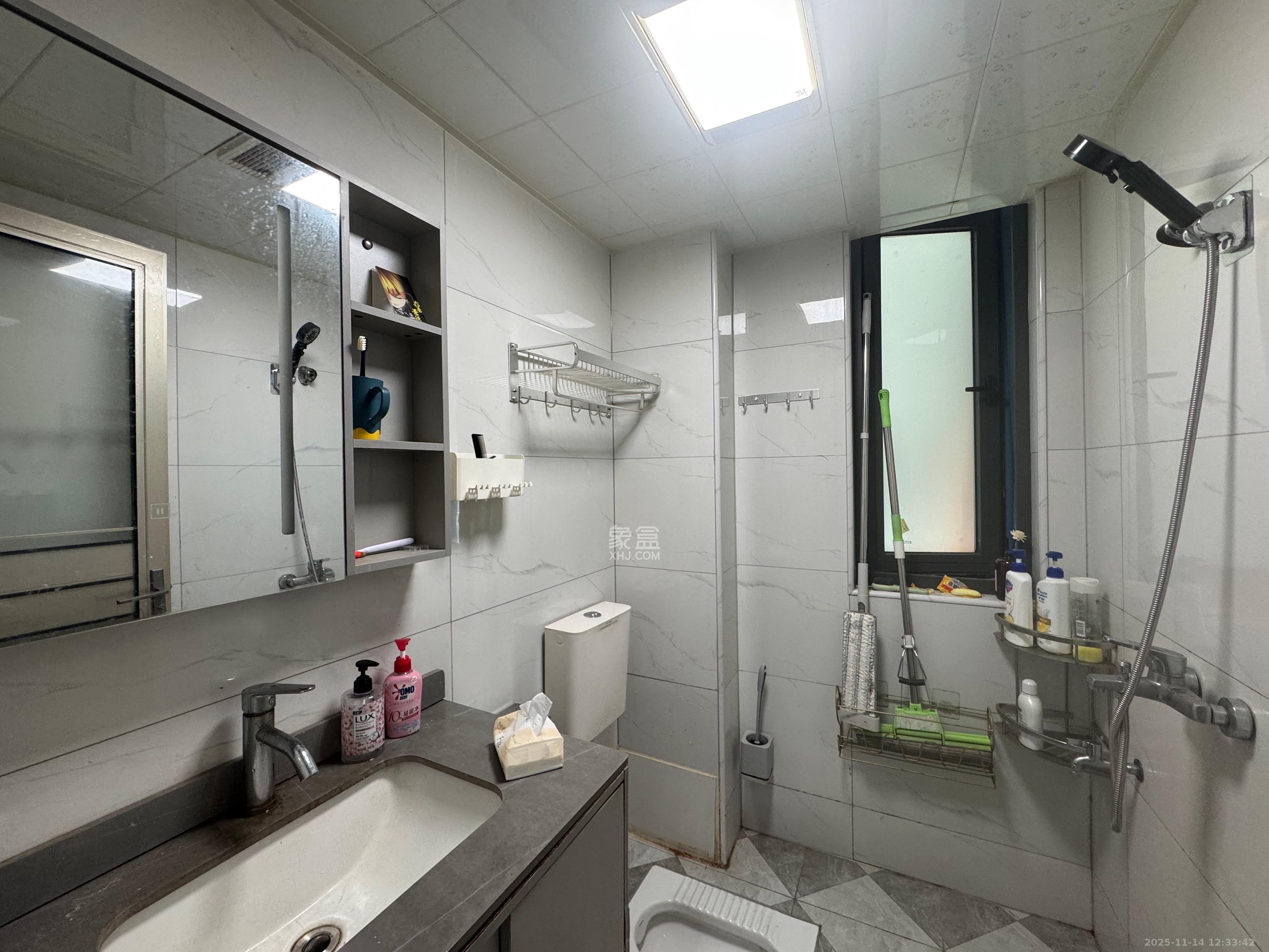 东宜新园  2室2厅1卫    2200.0元/月室内图