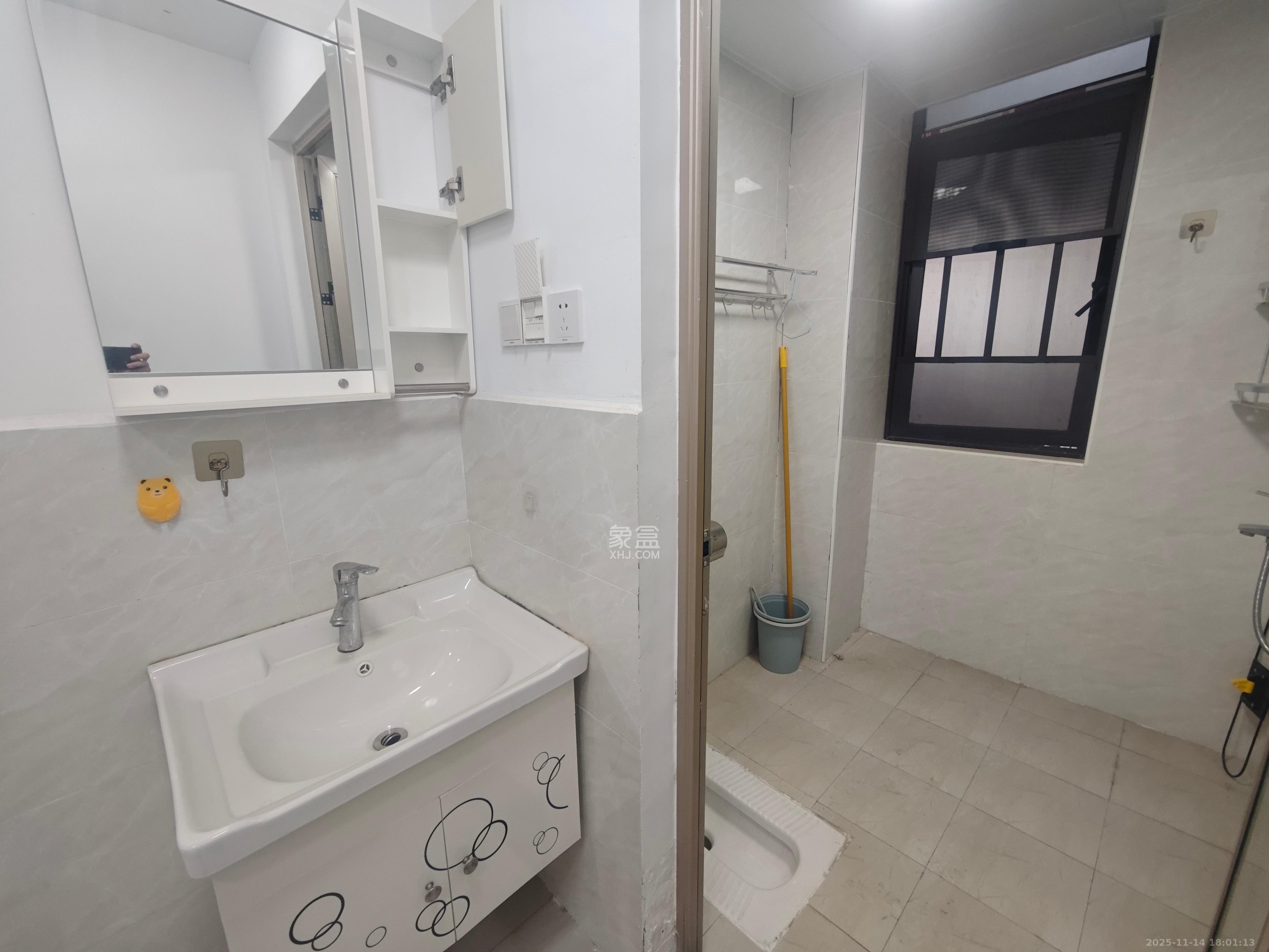 建发央著 3室2厅2卫 3380.0元/月 建发央著 3室2厅2卫 3380.0元/月室内图