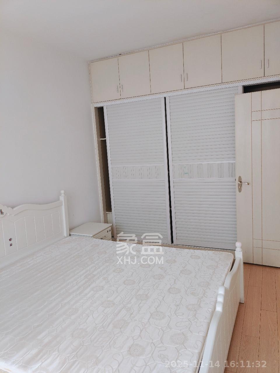 怡海星城  3室2厅1卫    1800.0元/月室内图