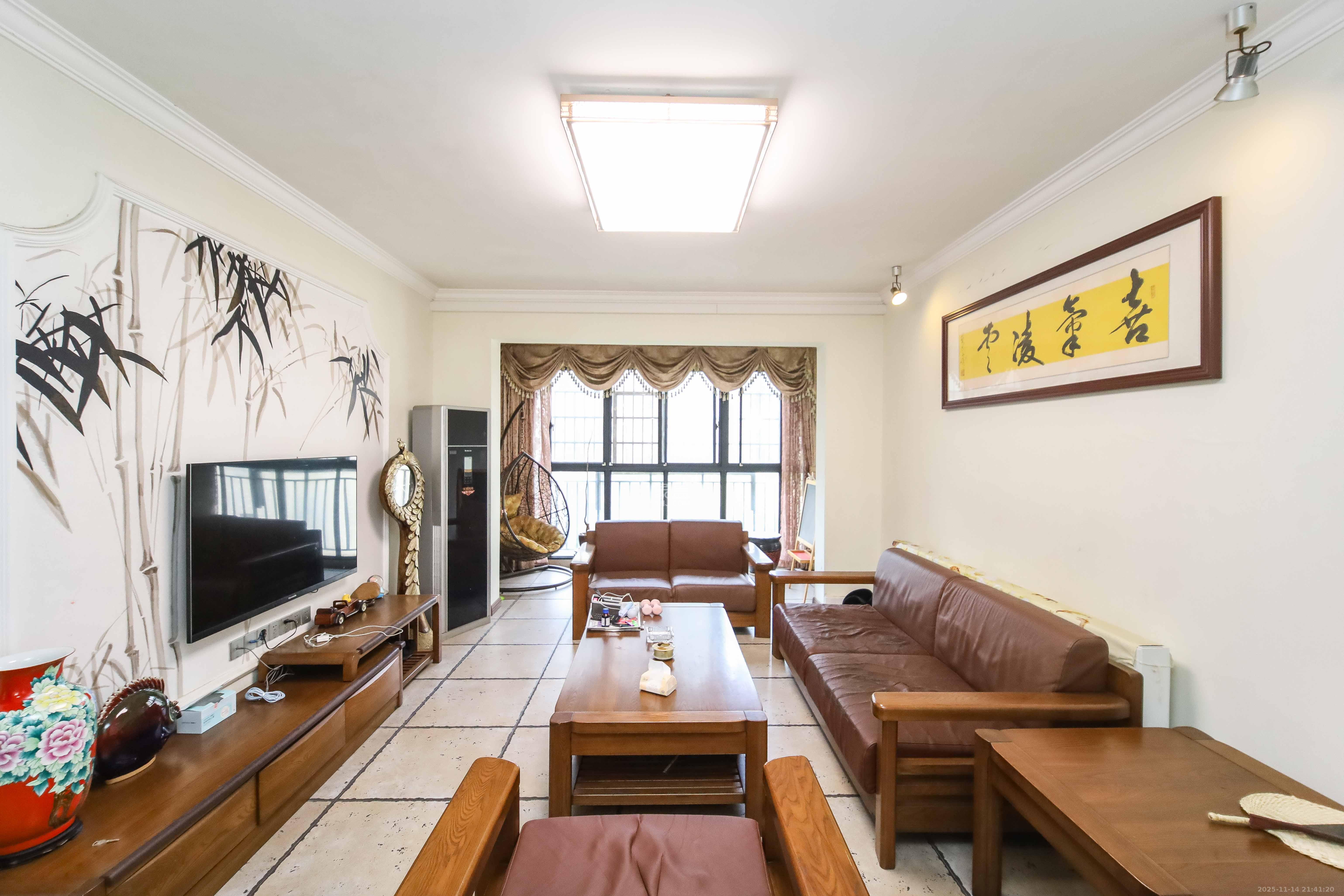 泊爱蓝湾  4室2厅2卫    156.0万