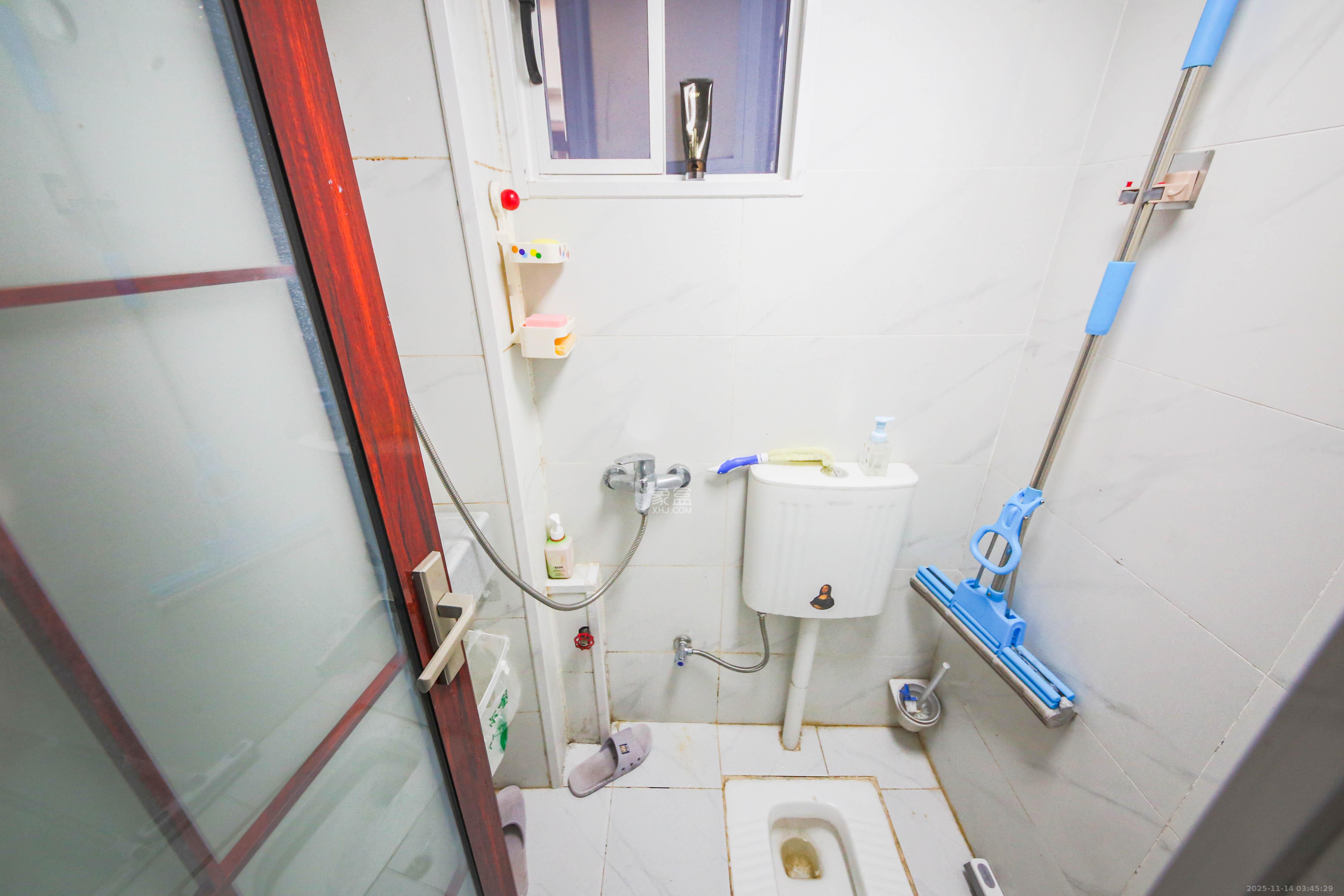 市委党校宿舍区  2室2厅1卫    55.0万卫生间