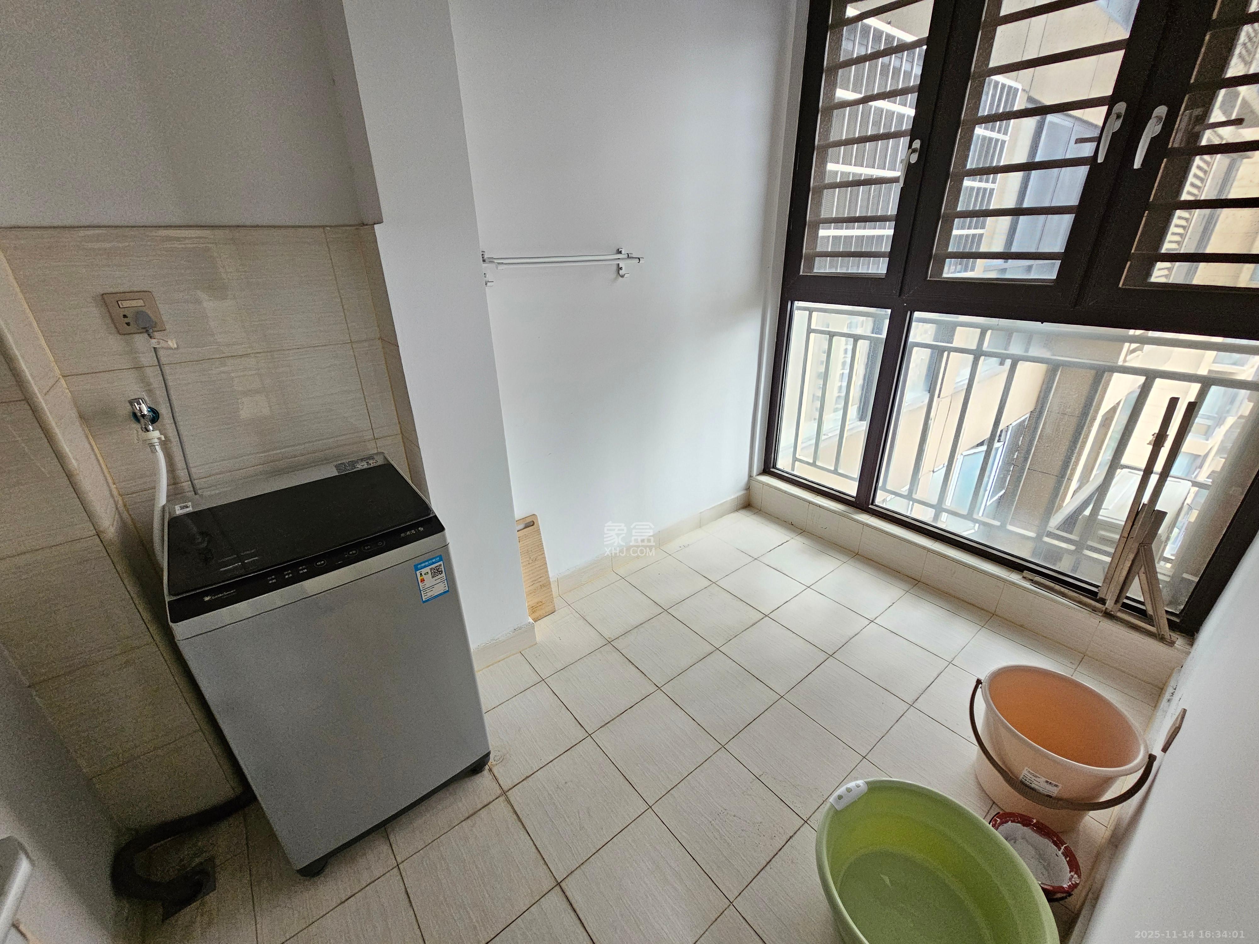 湘腾琴岛  3室2厅2卫    3600.0元/月室内图