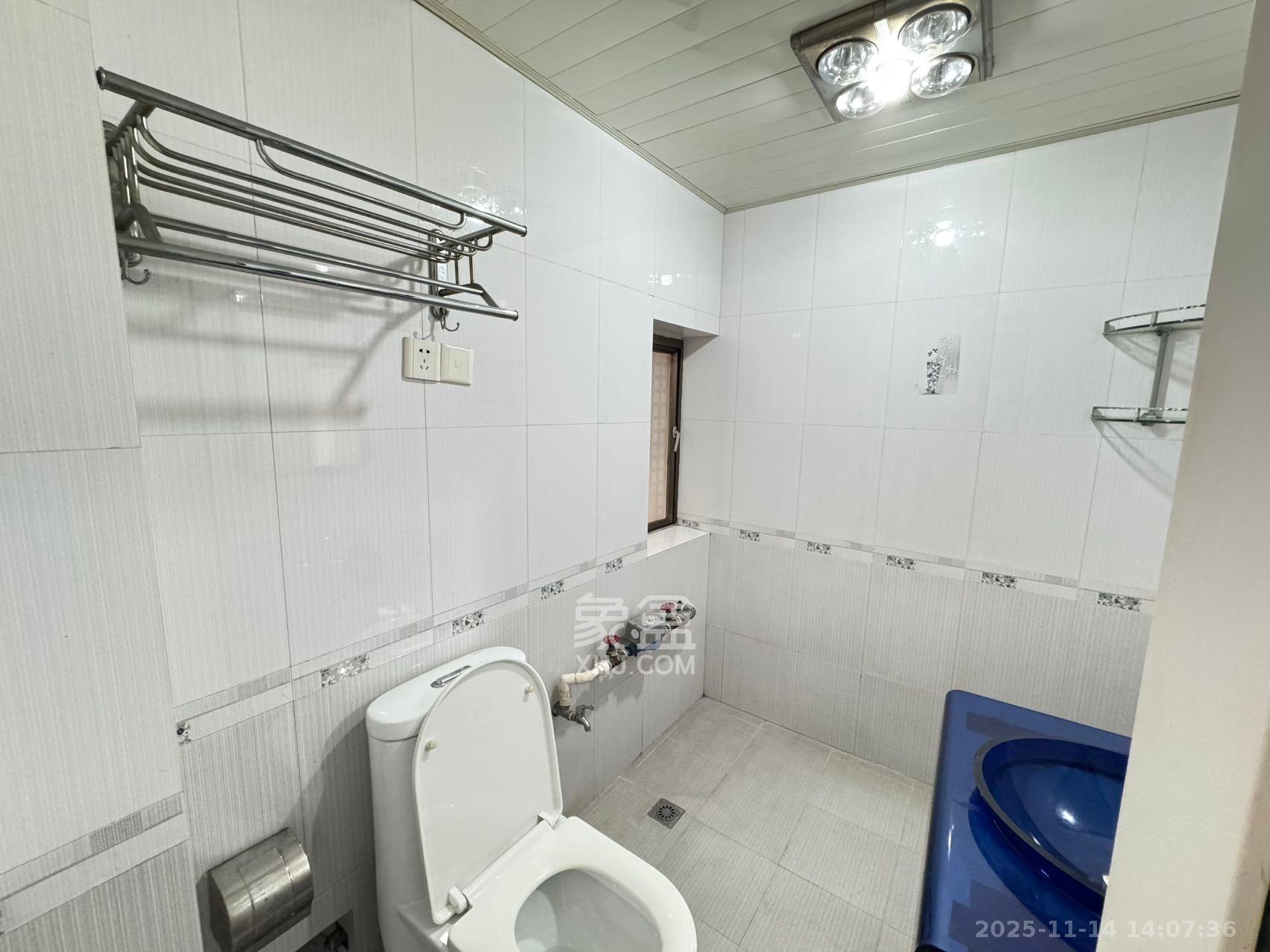 佳天雅苑 3室2厅1卫 2400.0元/月 佳天雅苑 3室2厅1卫 2400.0元/月室内图