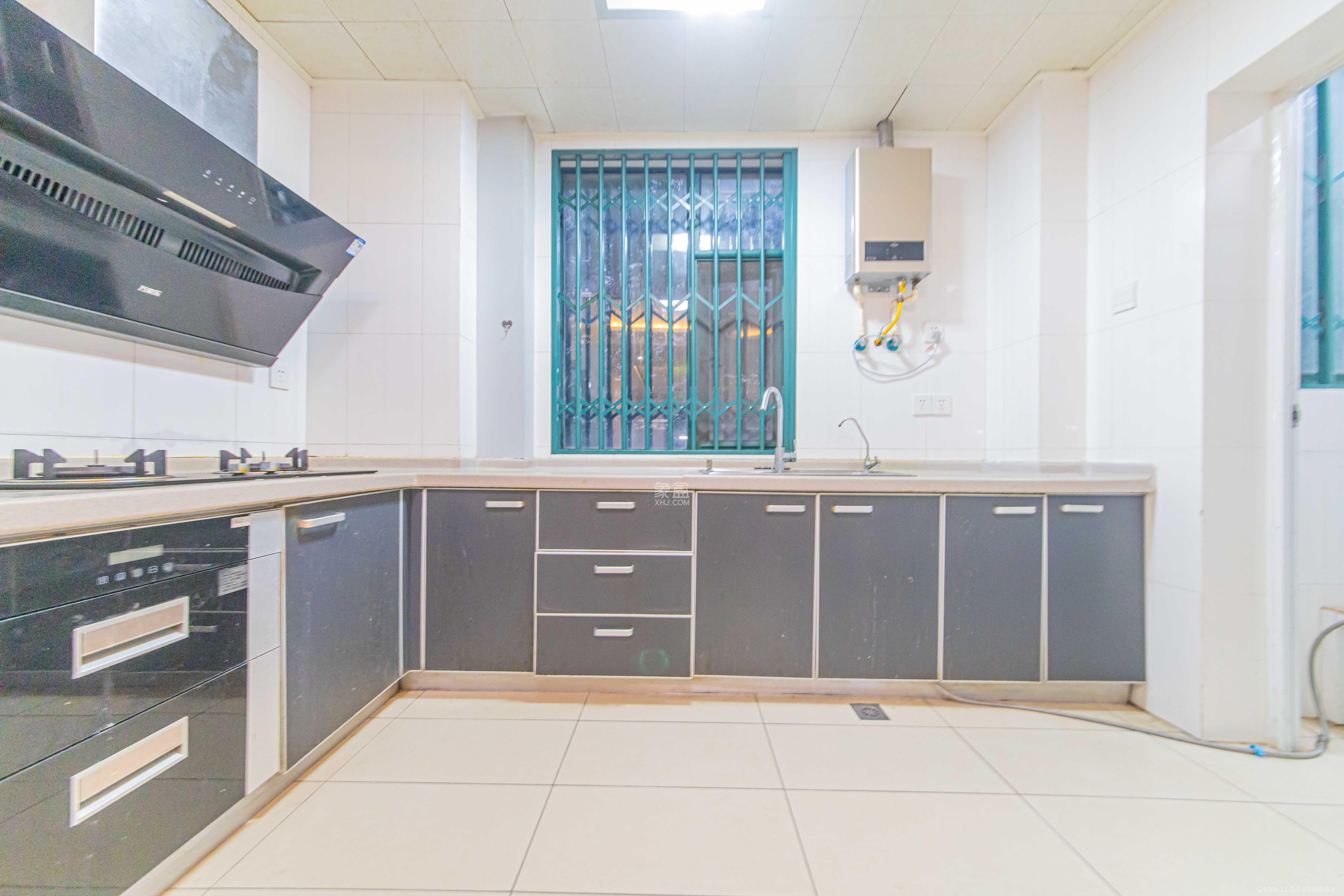 银桂苑 4室2厅2卫 145.0万 银桂苑 4室2厅2卫 145.0万厨房