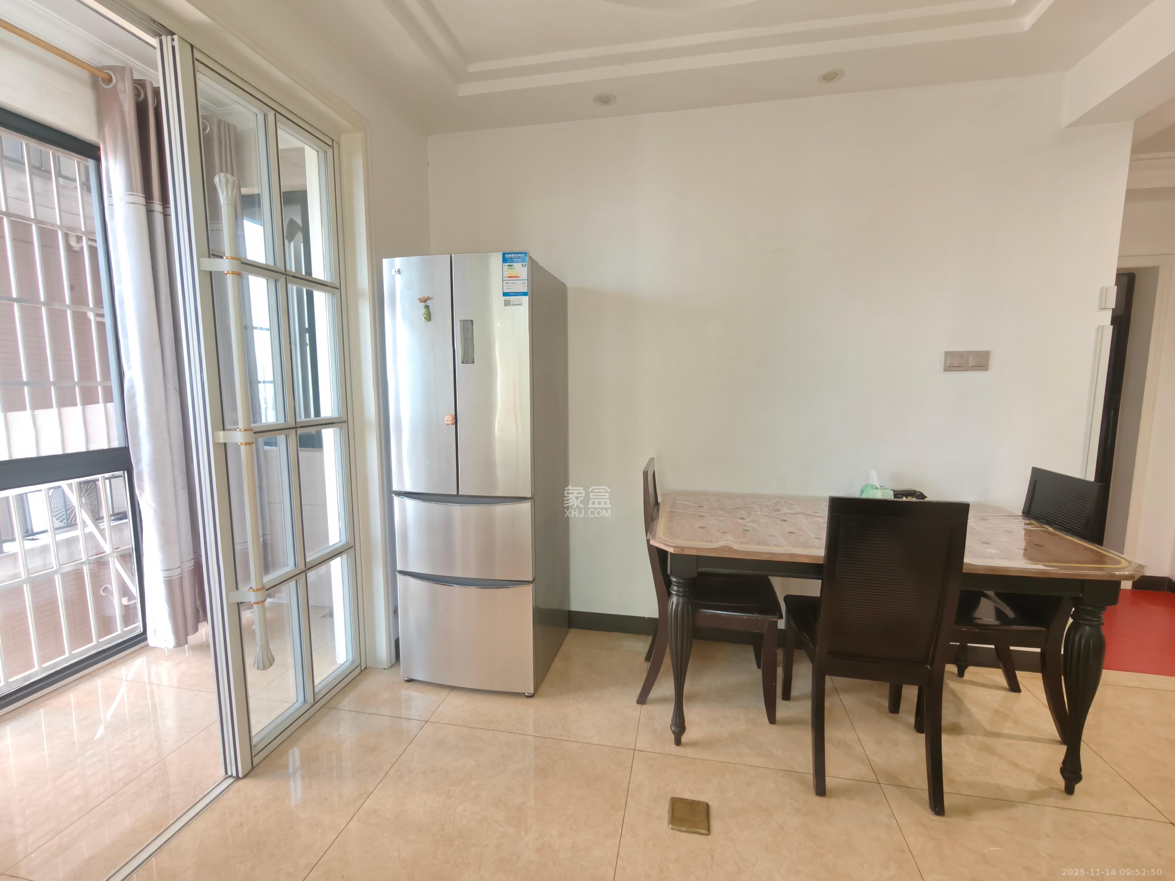 鑫科明珠  1室2厅2卫    2600.0元/月室内图