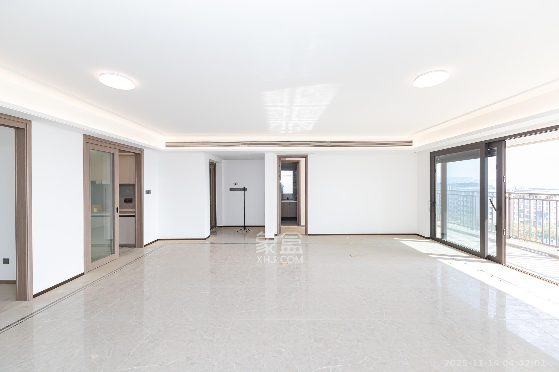 时代建发和著 4室2厅1卫 330.0万 时代建发和著 4室2厅1卫 330.0万客厅