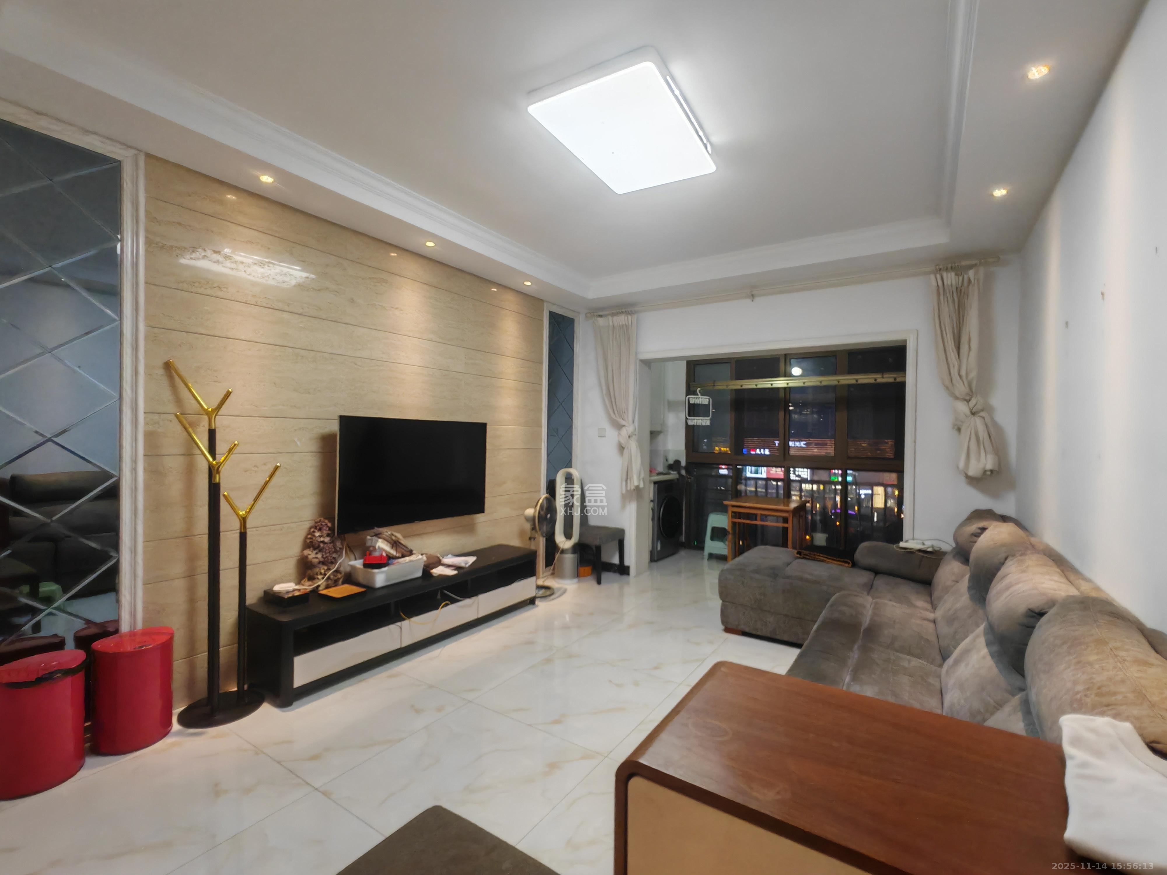 世茂铂翠湾二期  4室2厅1卫    3700.0元/月