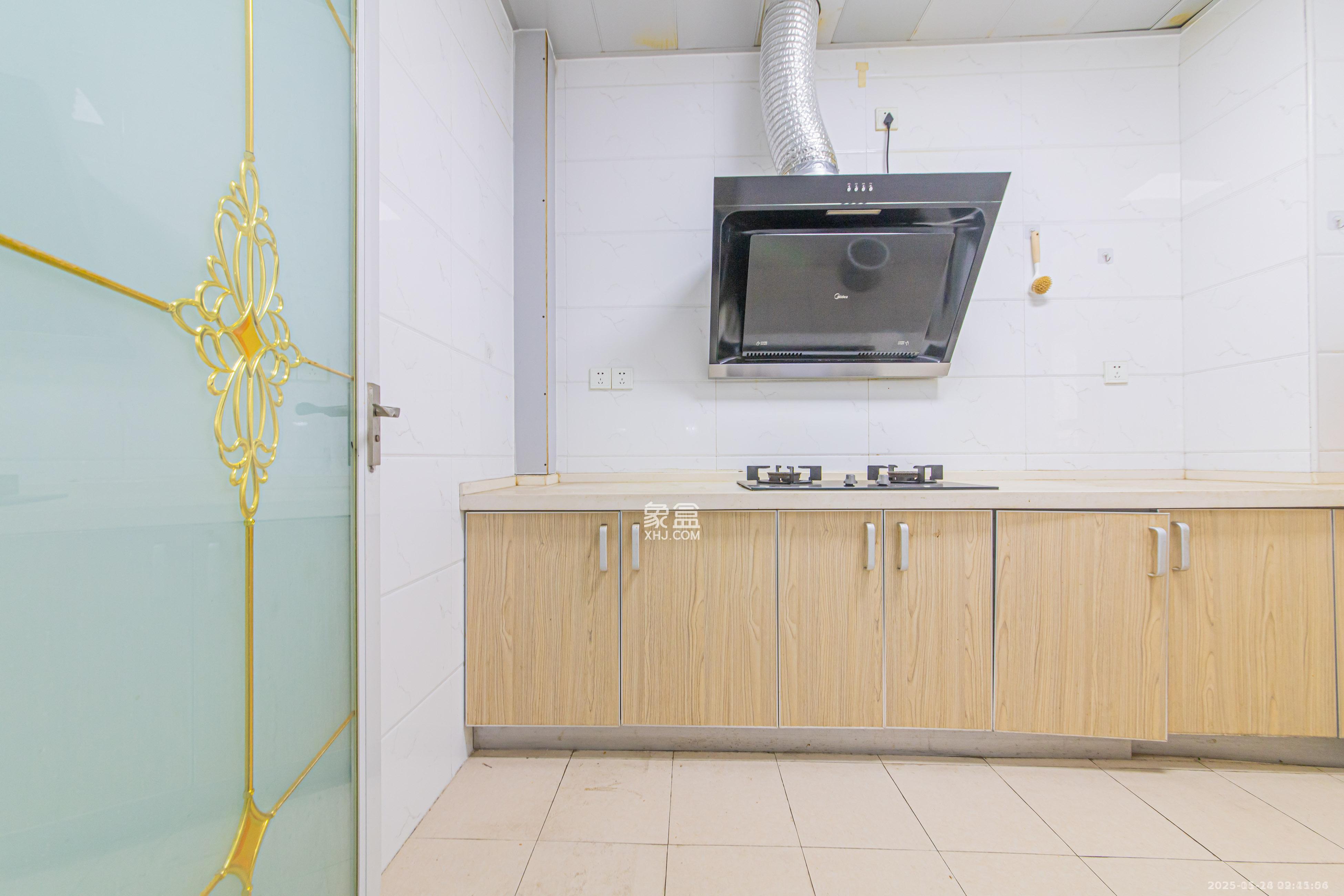 星城荣域 4室2厅1卫 4200.0元/月 星城荣域 4室2厅1卫 4200.0元/月室内图