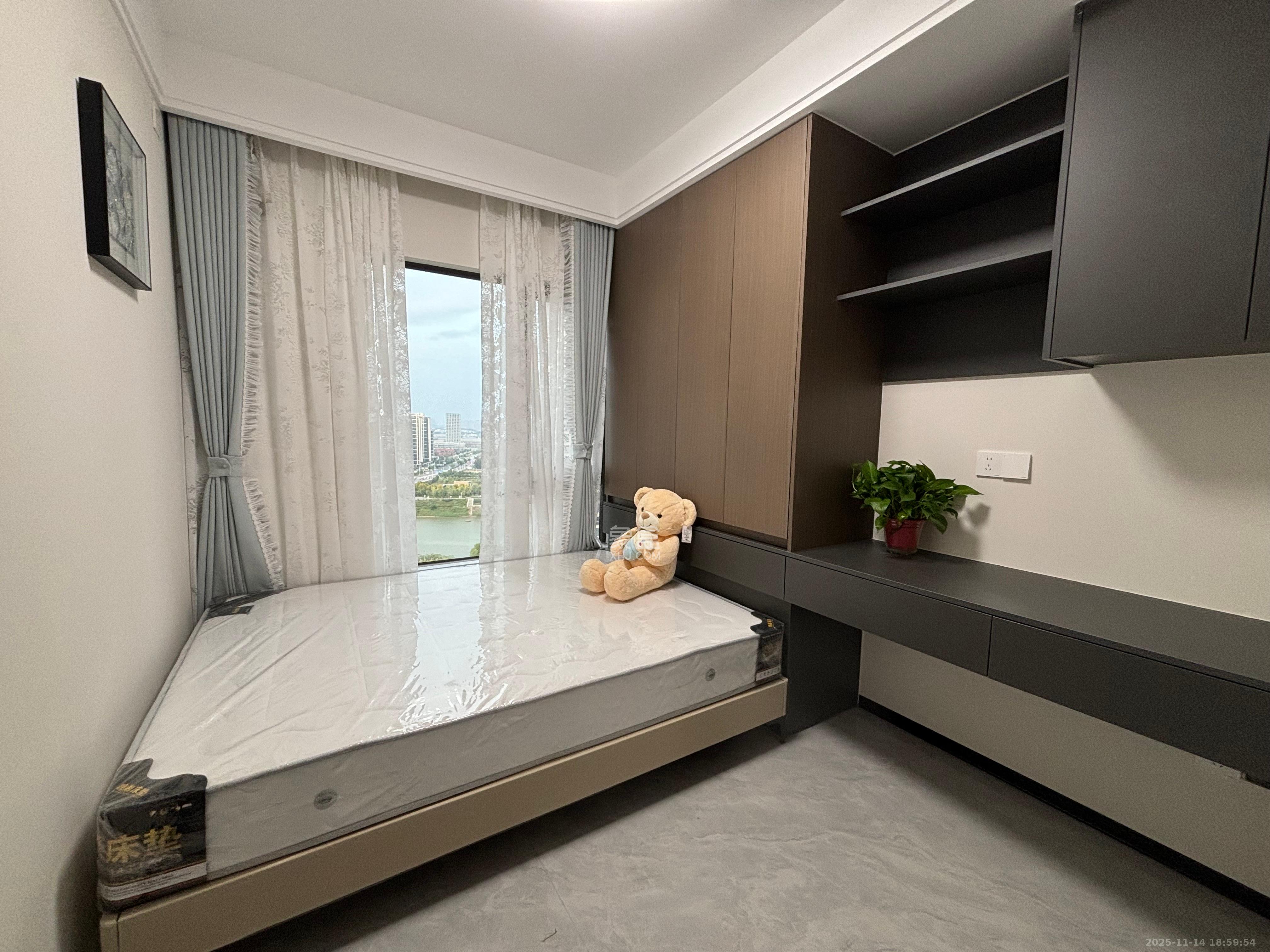 绿地长沙城际空间站（绿地新里佳苑）  4室2厅2卫    3600.0元/月室内图