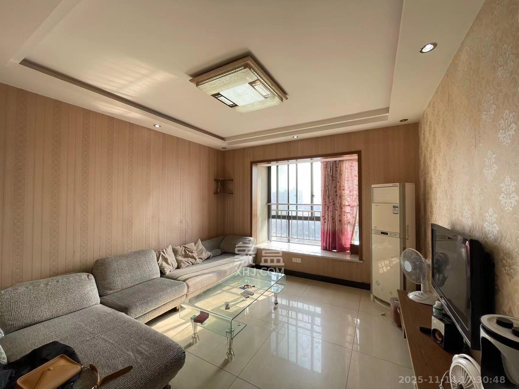 海林馨香雅苑  3室2厅1卫    2000.0元/月