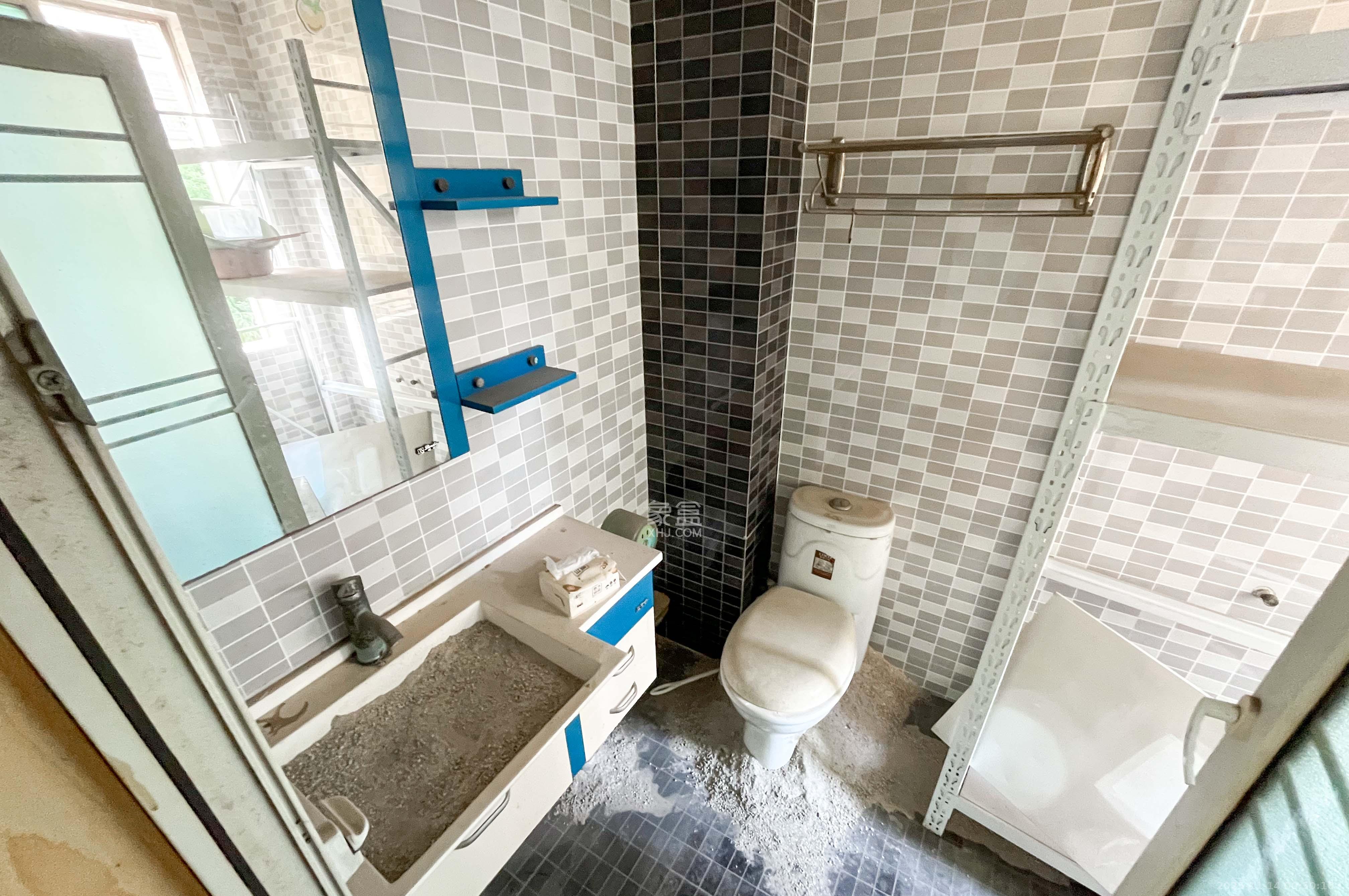 麓谷加州阳光 3室2厅2卫 90.0万 麓谷加州阳光 3室2厅2卫 90.0万卫生间