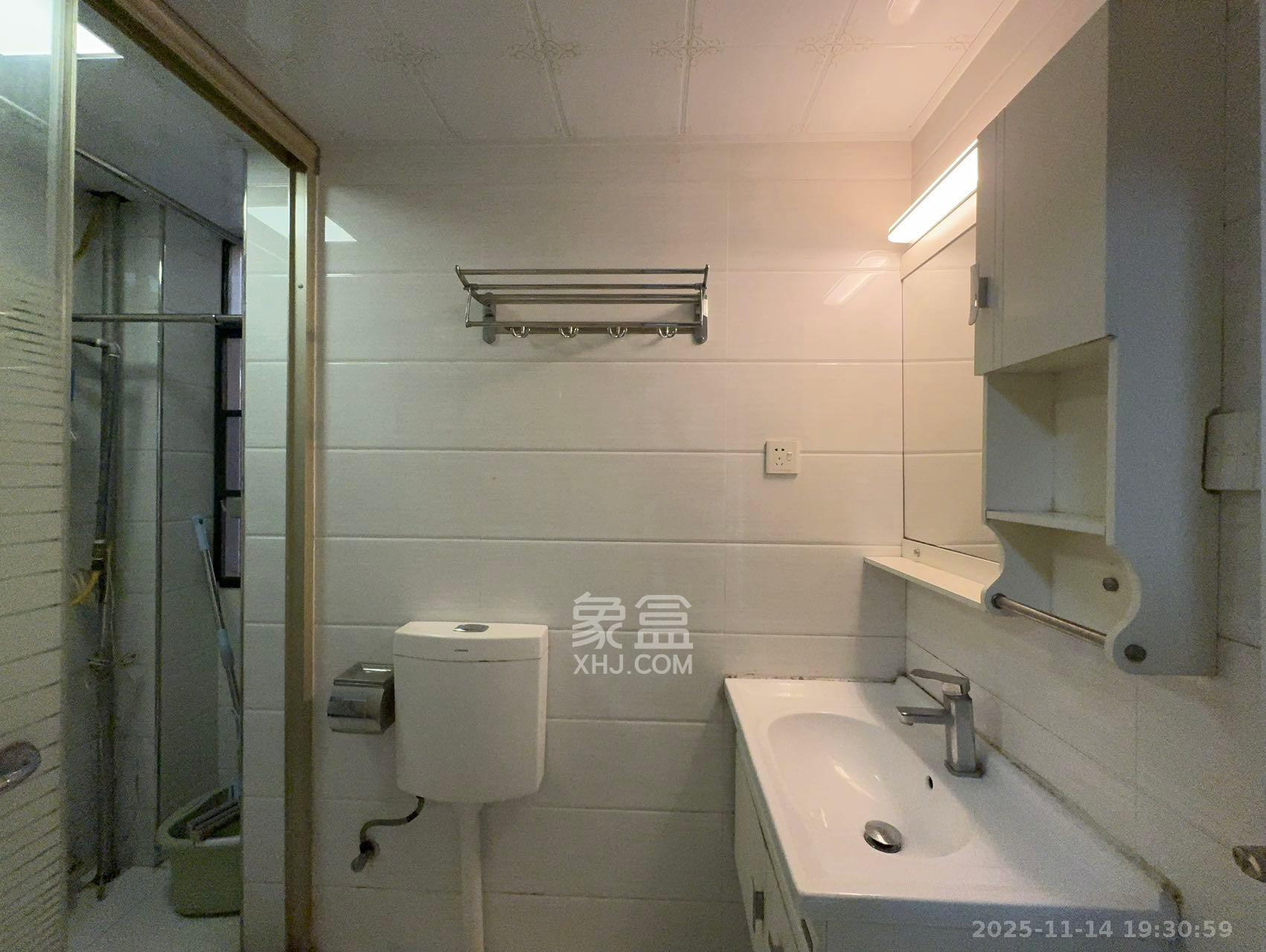 中建芙蓉工社 2室1厅1卫 1500.0元/月 中建芙蓉工社 2室1厅1卫 1500.0元/月室内图