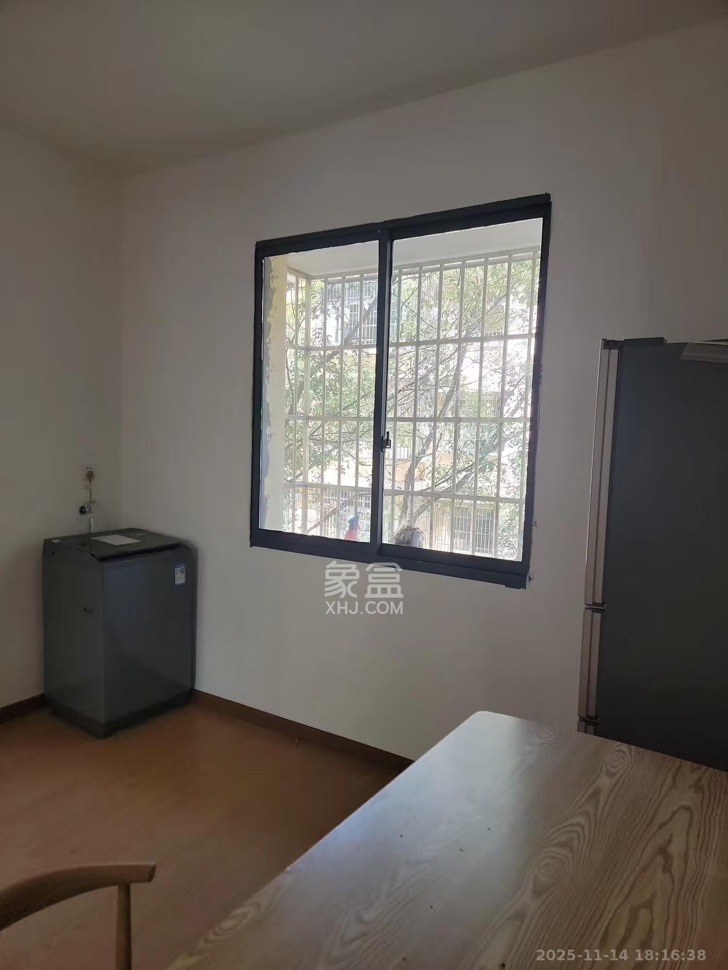 正圆小区（树木岭）  3室1厅1卫    1600.0元/月室内图