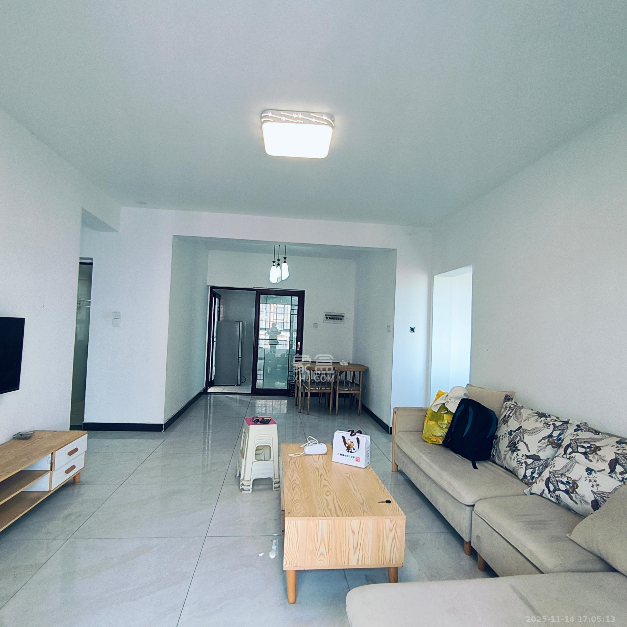 海德公园  4室2厅2卫    2200.0元/月