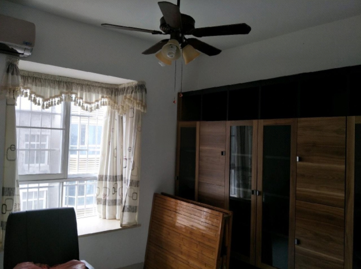 宁江花园  3室2厅2卫    2600.0元/月室内图