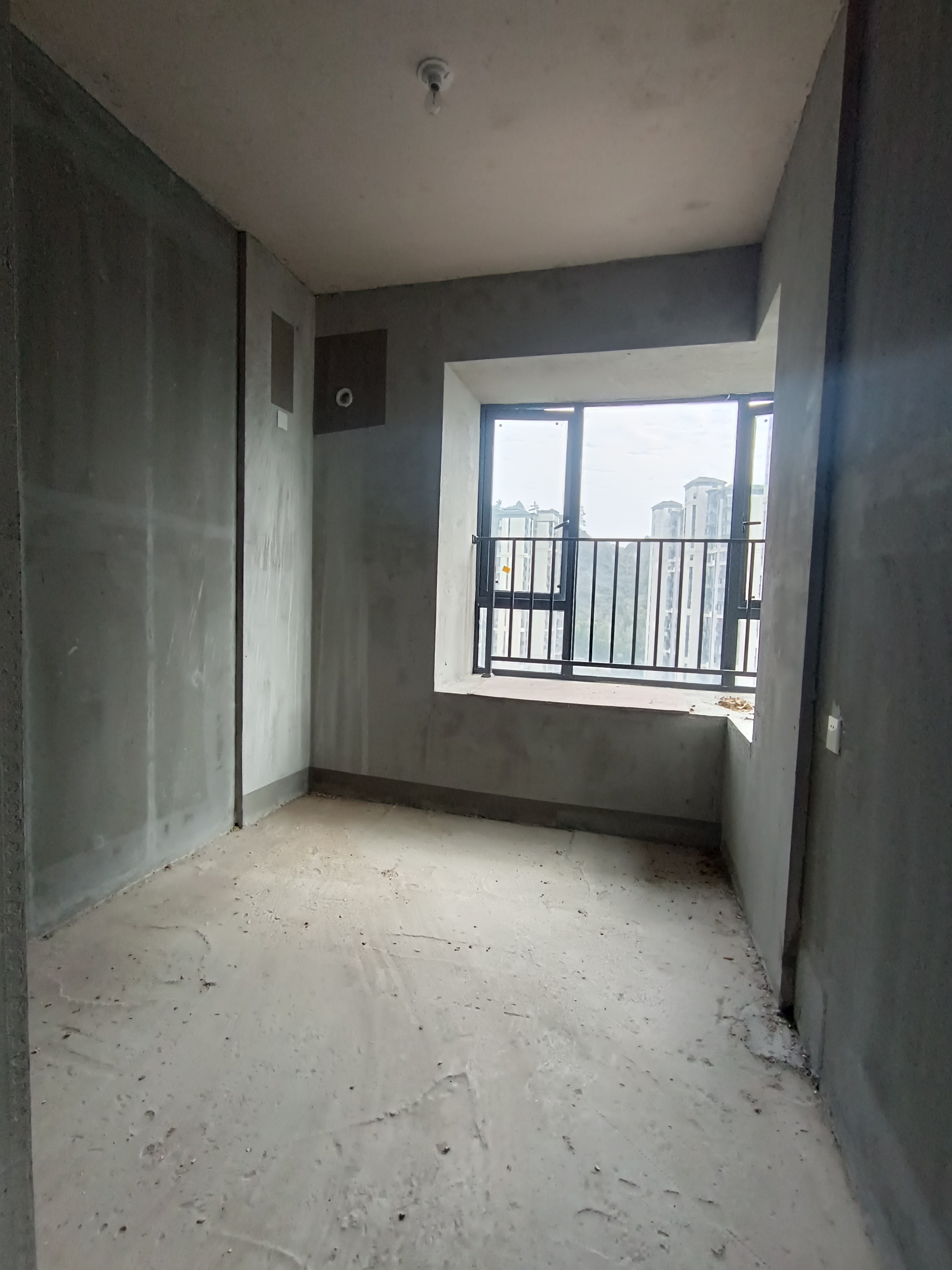 中建凤栖台  3室2厅1卫    39.8万客厅