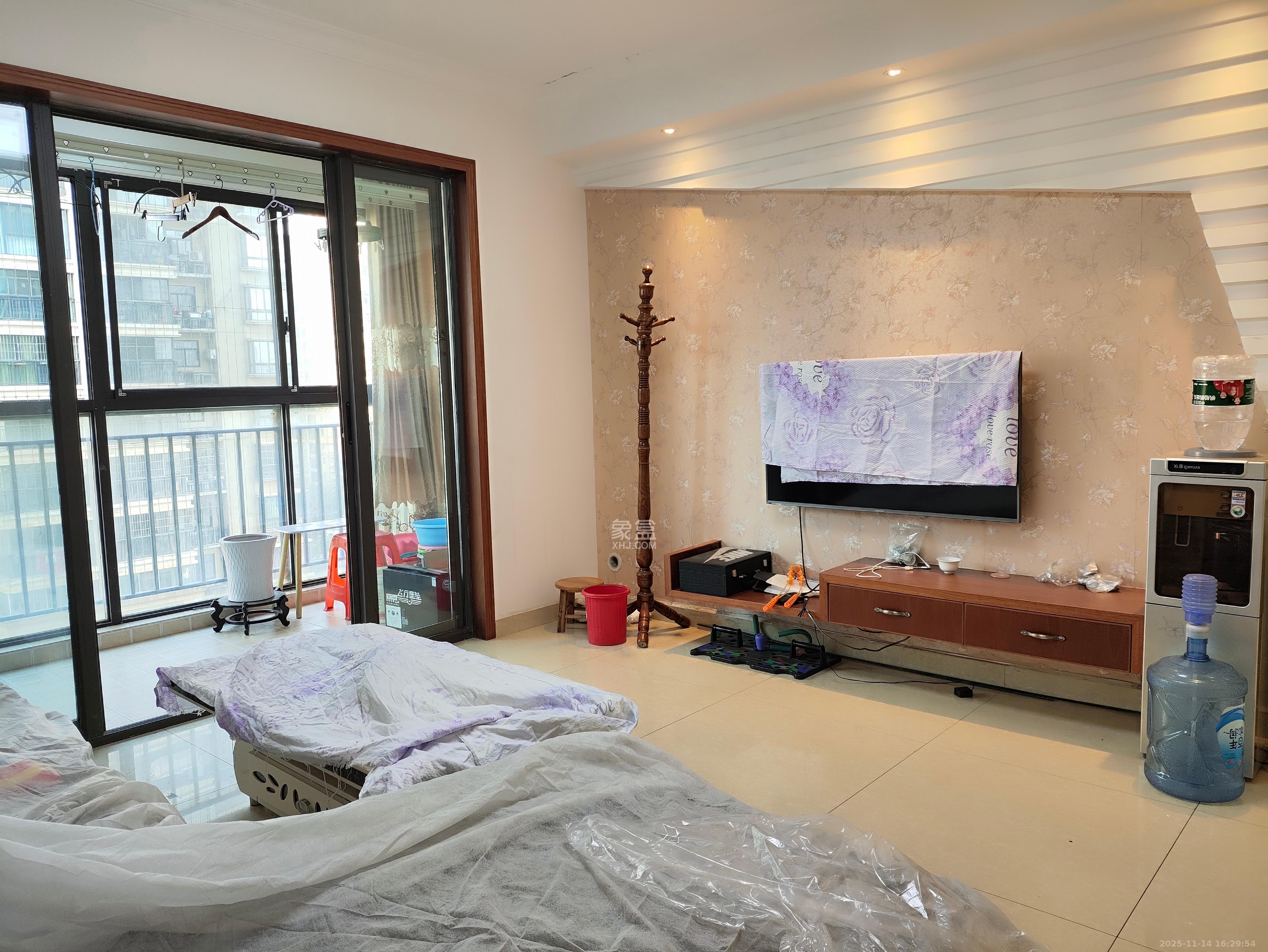 钱隆樽品(一、二、三期) 3室2厅2卫 2500.0元/月 钱隆樽品(一、二、三期) 3室2厅2卫 2500.0元/月室内图