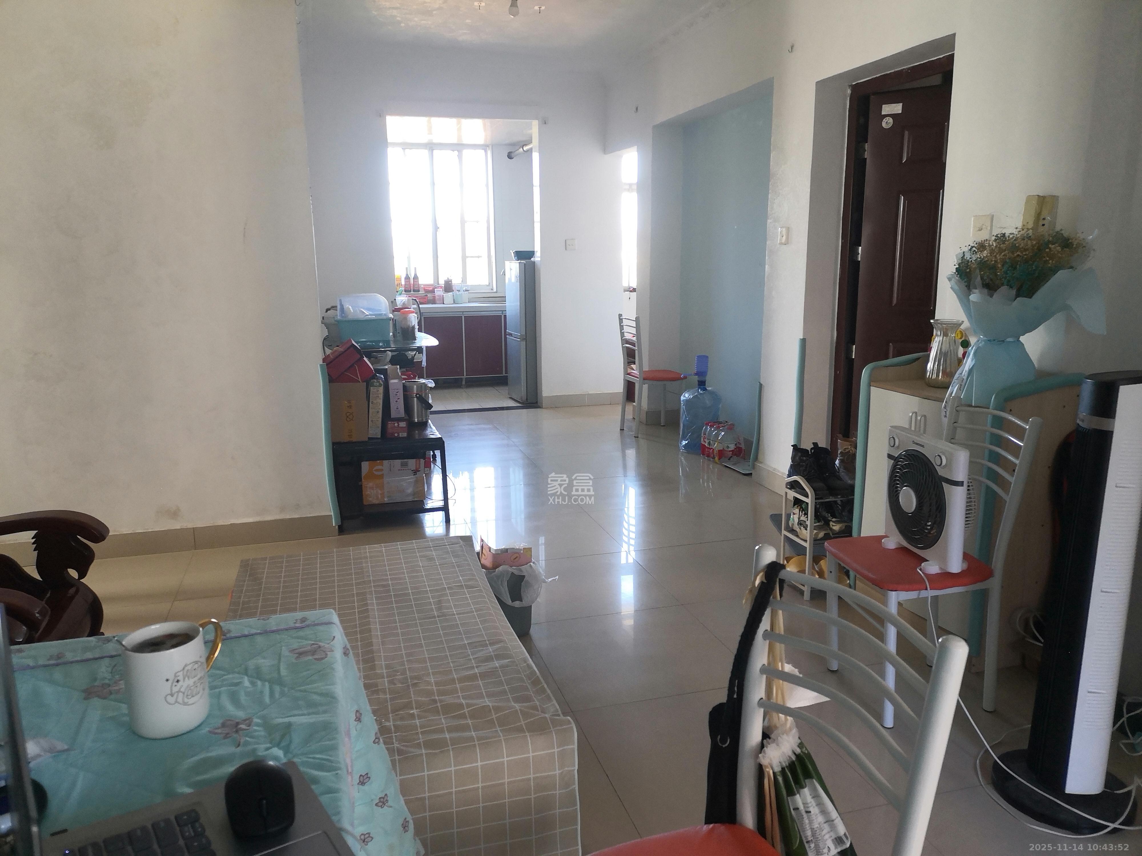 润芳园  3室2厅1卫    2000.0元/月室内图