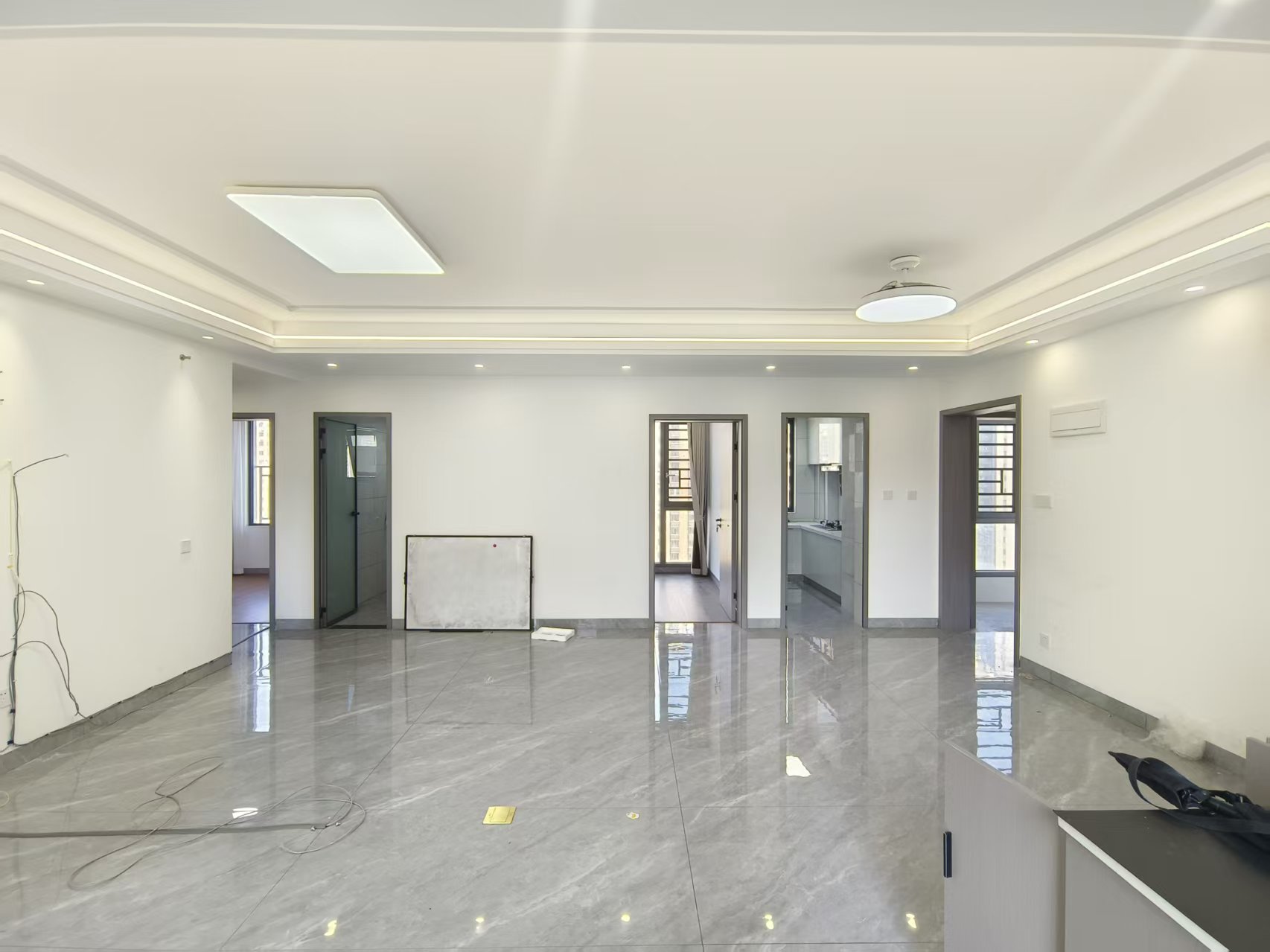 明发阅江悦府  3室2厅2卫    2100.0元/月户型图