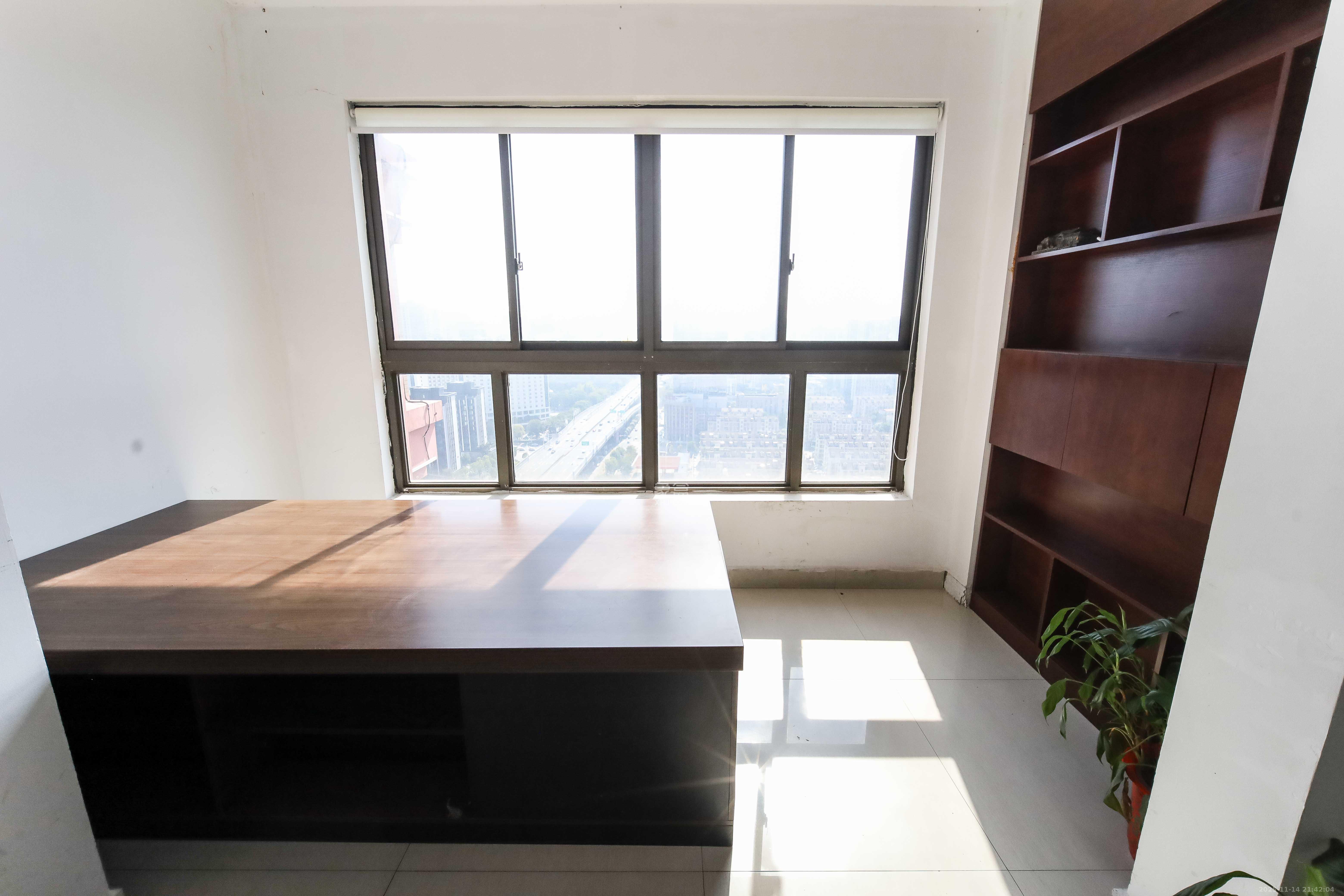 华晨国际公馆  2室1厅1卫    87.0万阳台