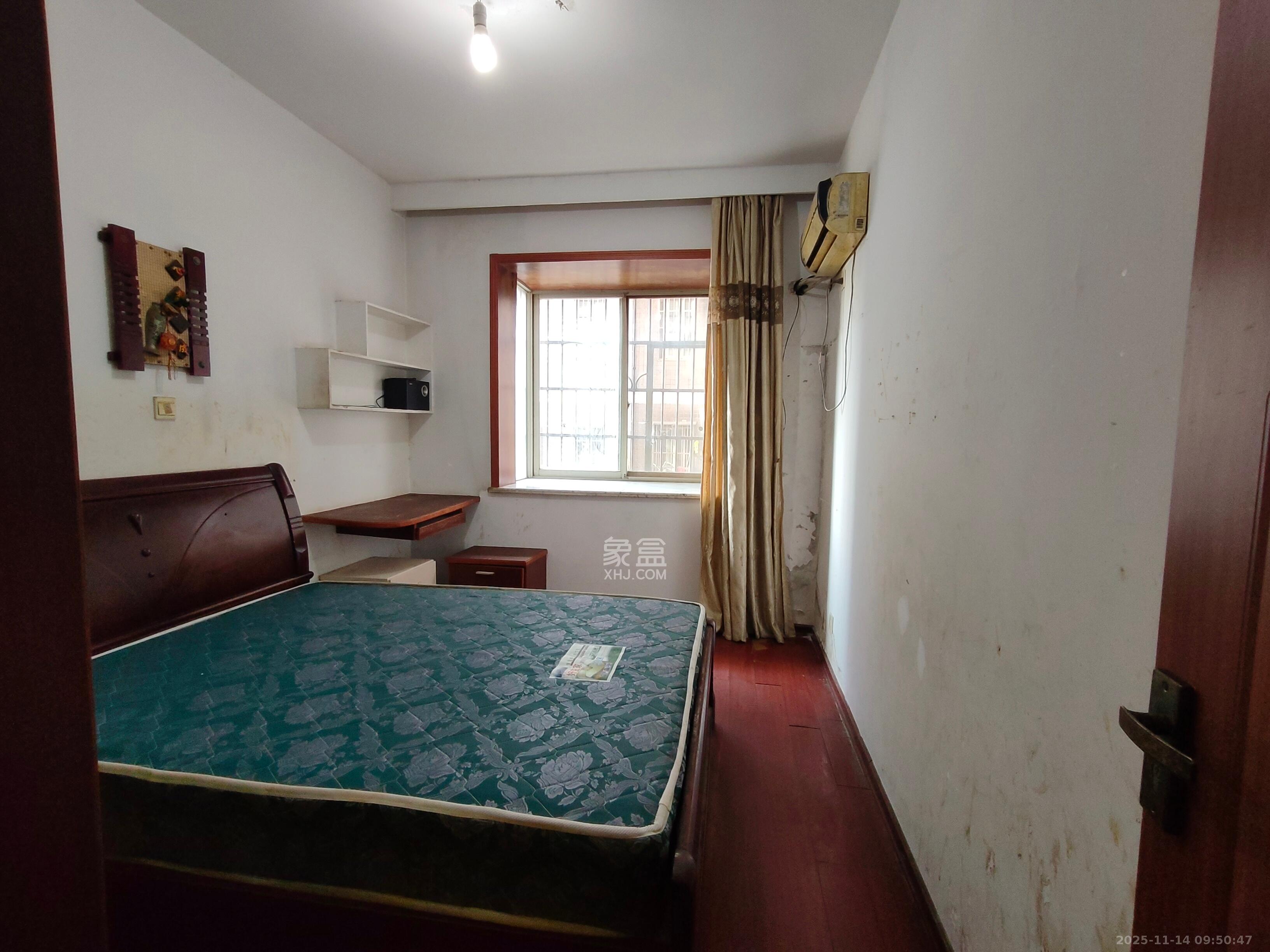 湘绣城 2室2厅1卫 1300.0元/月 湘绣城 2室2厅1卫 1300.0元/月室内图